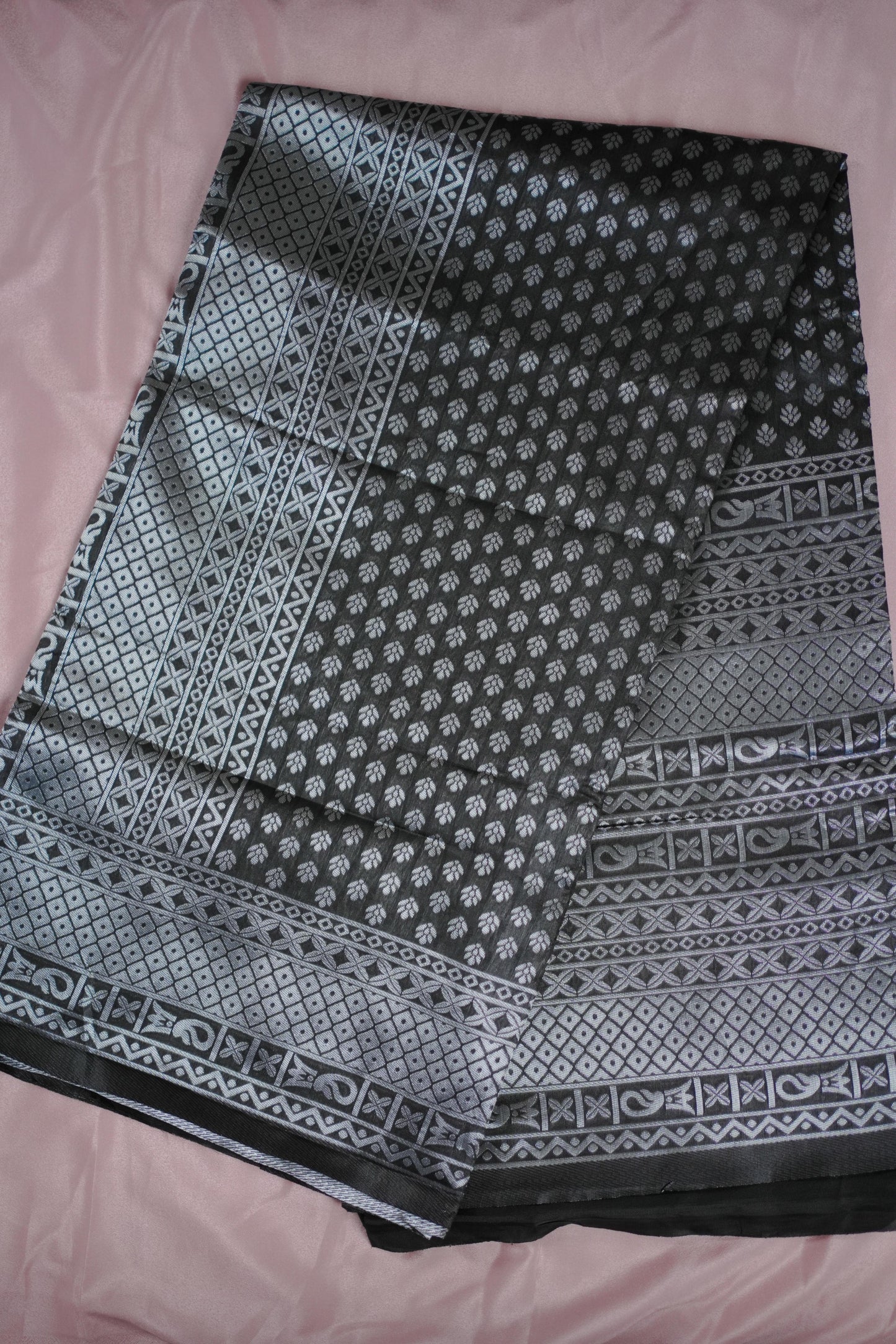 Elegant Black and Silver Saree – Traditional Ethnic Wear (SAR-1124)
