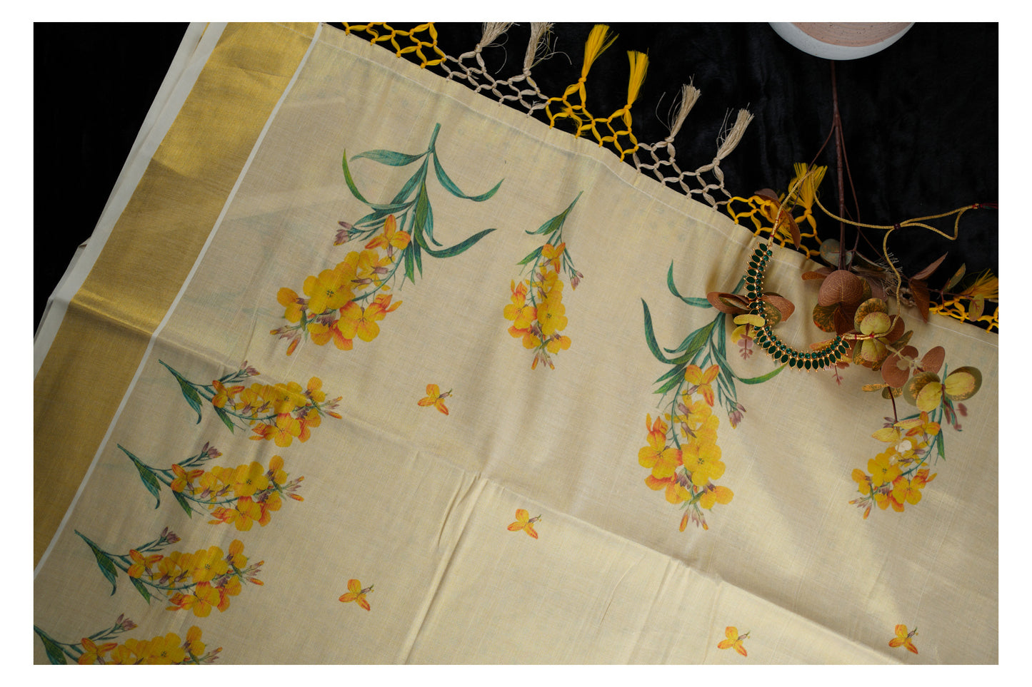Tissue Kasavu Saree in floral print( SAR156)