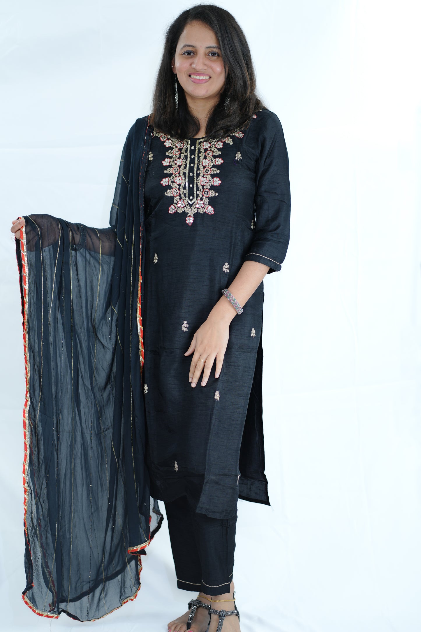 Elegant Kurti set in Dola silk fabric-(Ksh652)
