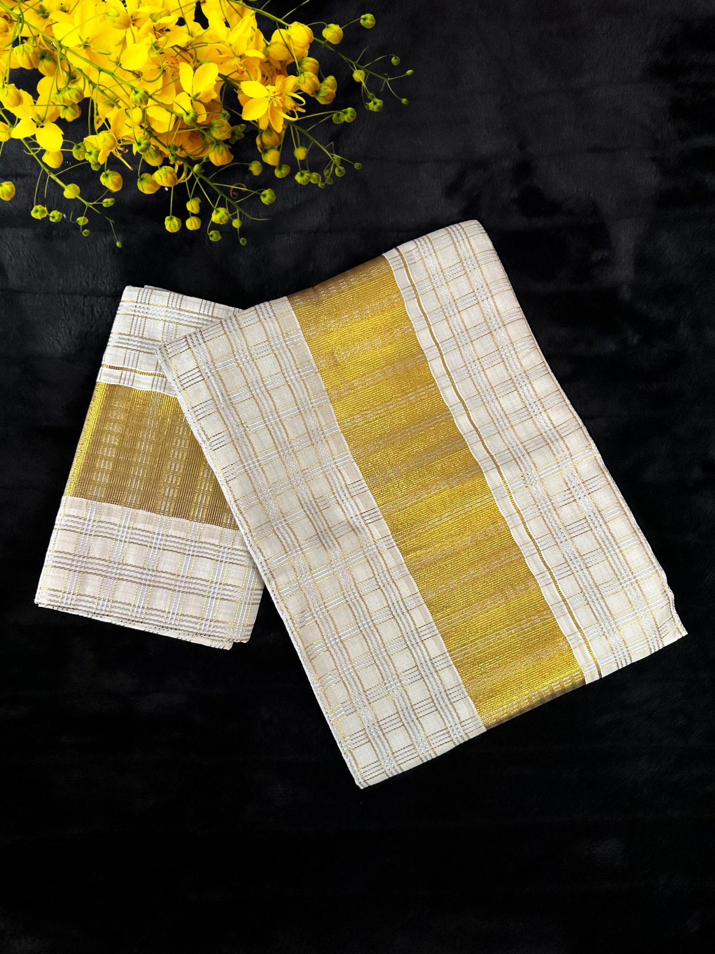 Elegant Kasavu set mundu in checkered design(SM-240)