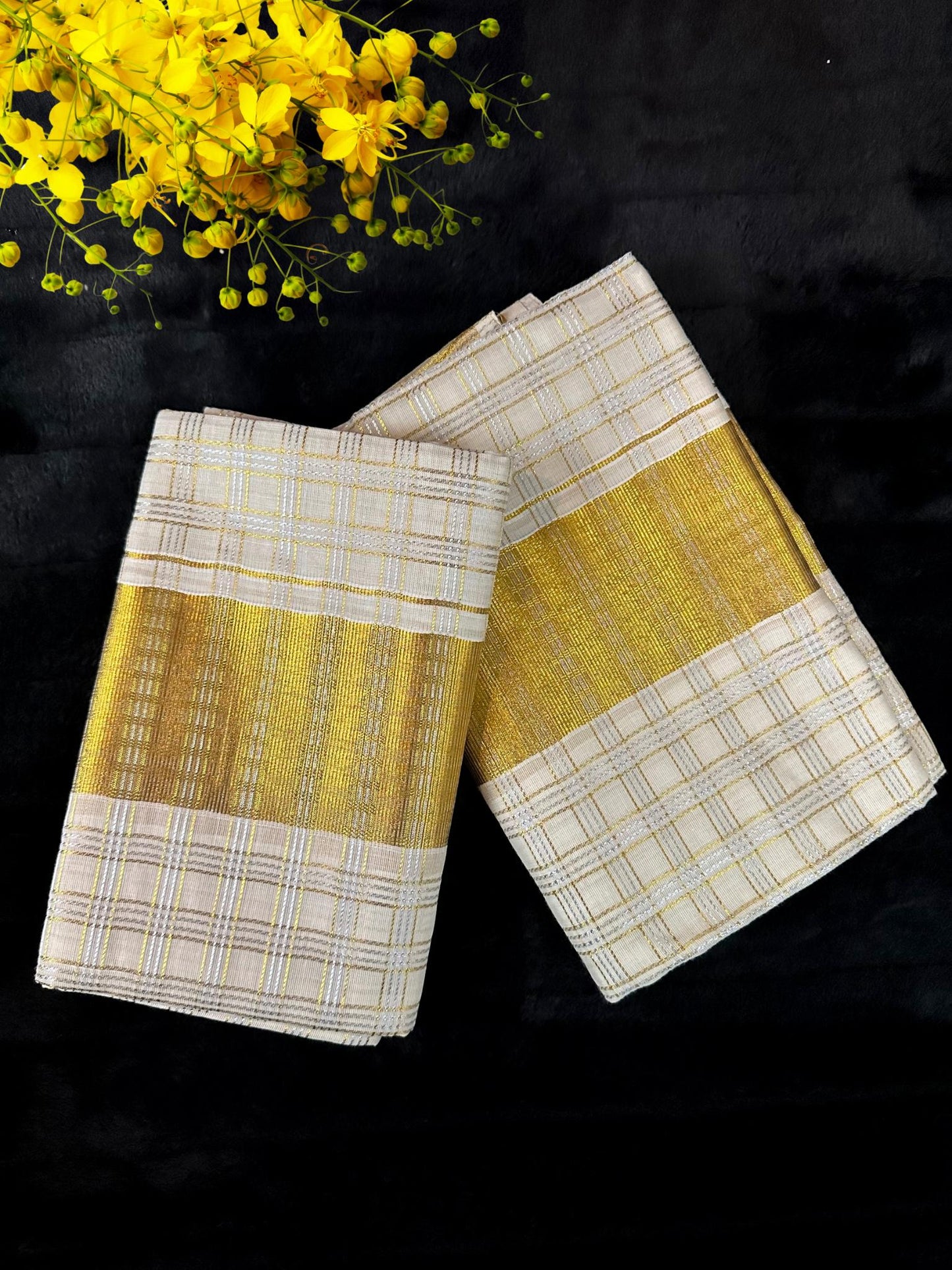 Elegant Kasavu set mundu in checkered design(SM-240)