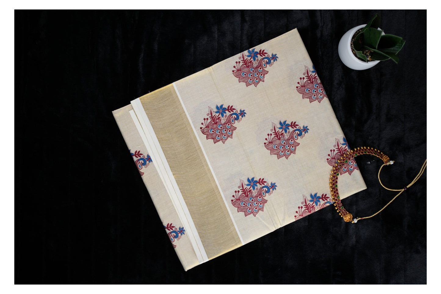 Tissue kasavu saree with peacock print(SAR-155)