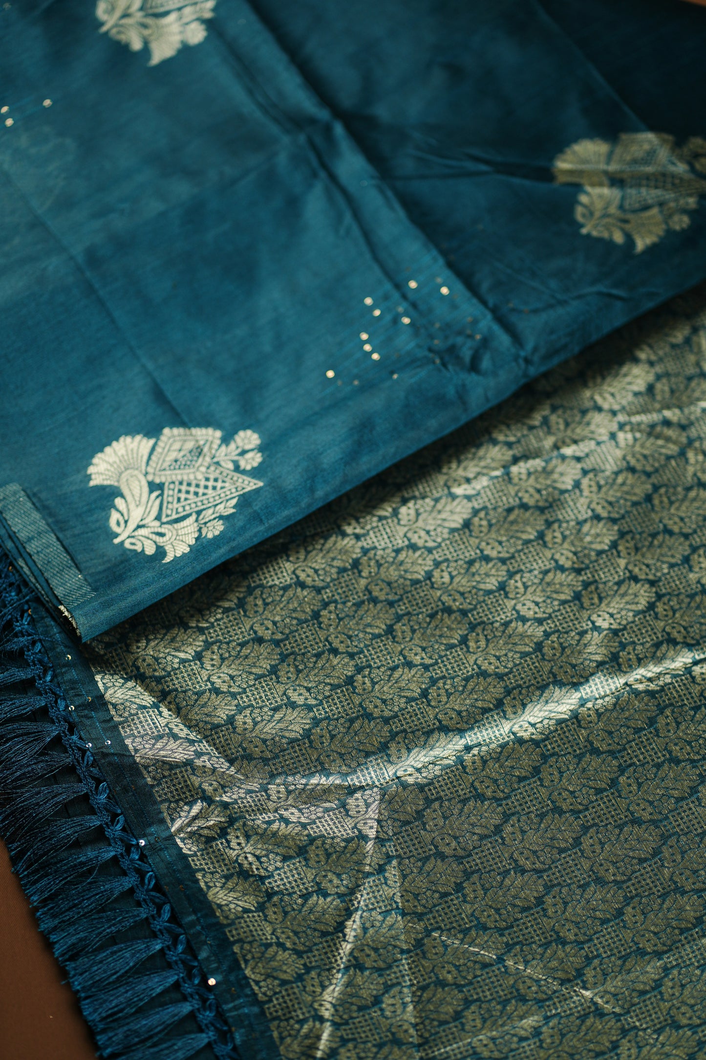 Elegant blue saree with banarasi pallu- (SAR112)