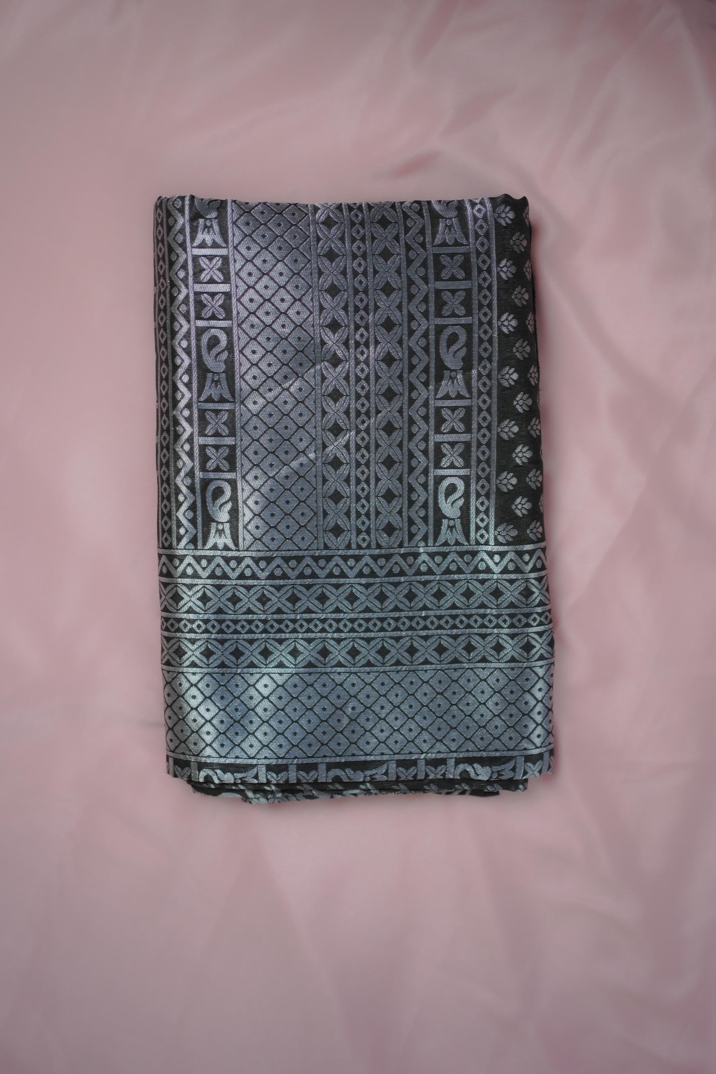 Elegant Black and Silver Saree – Traditional Ethnic Wear (SAR-1124)