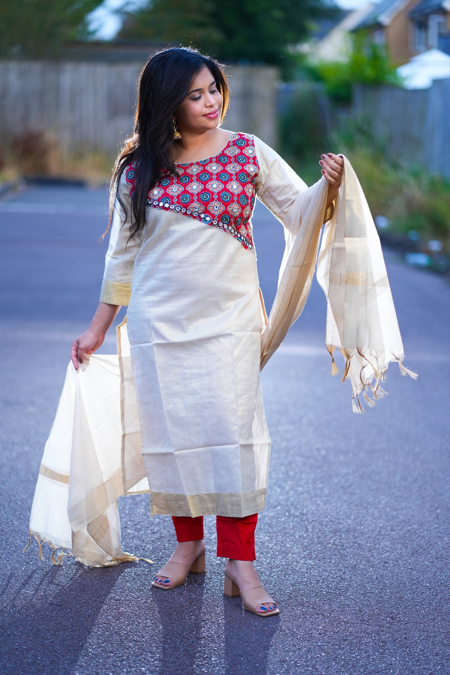 Kasavu Kurti set with mirror work( KER1016)