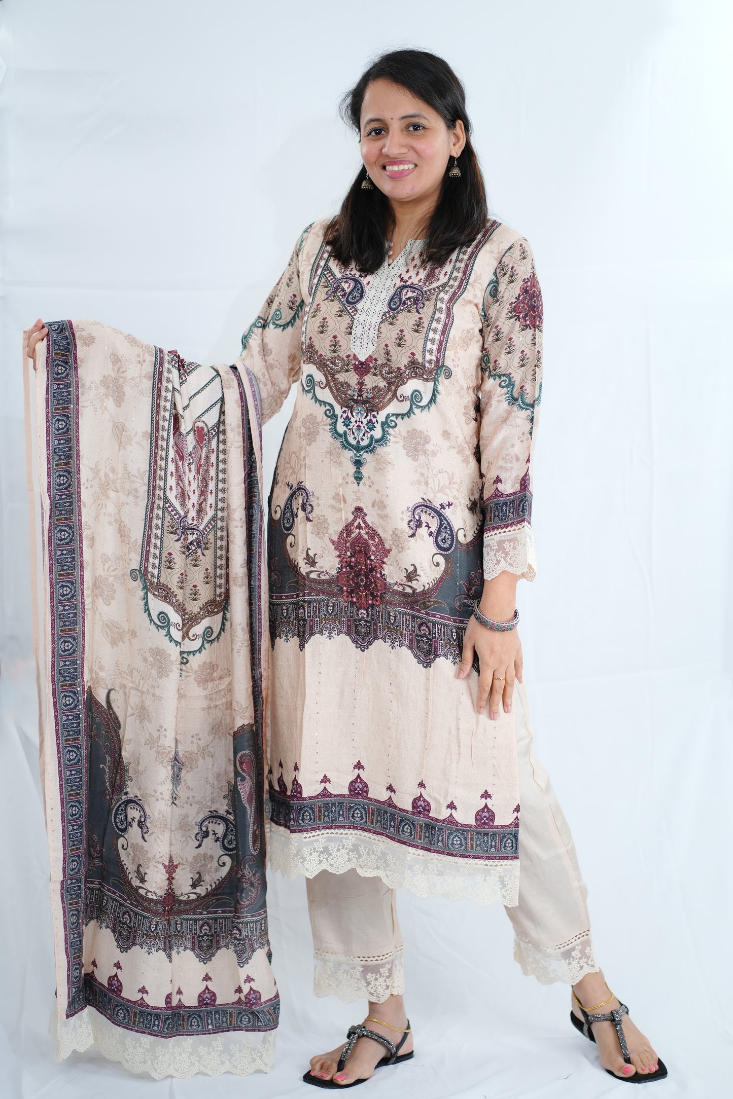 Pakistani style kurti set with lace detailing - (Ksh672)