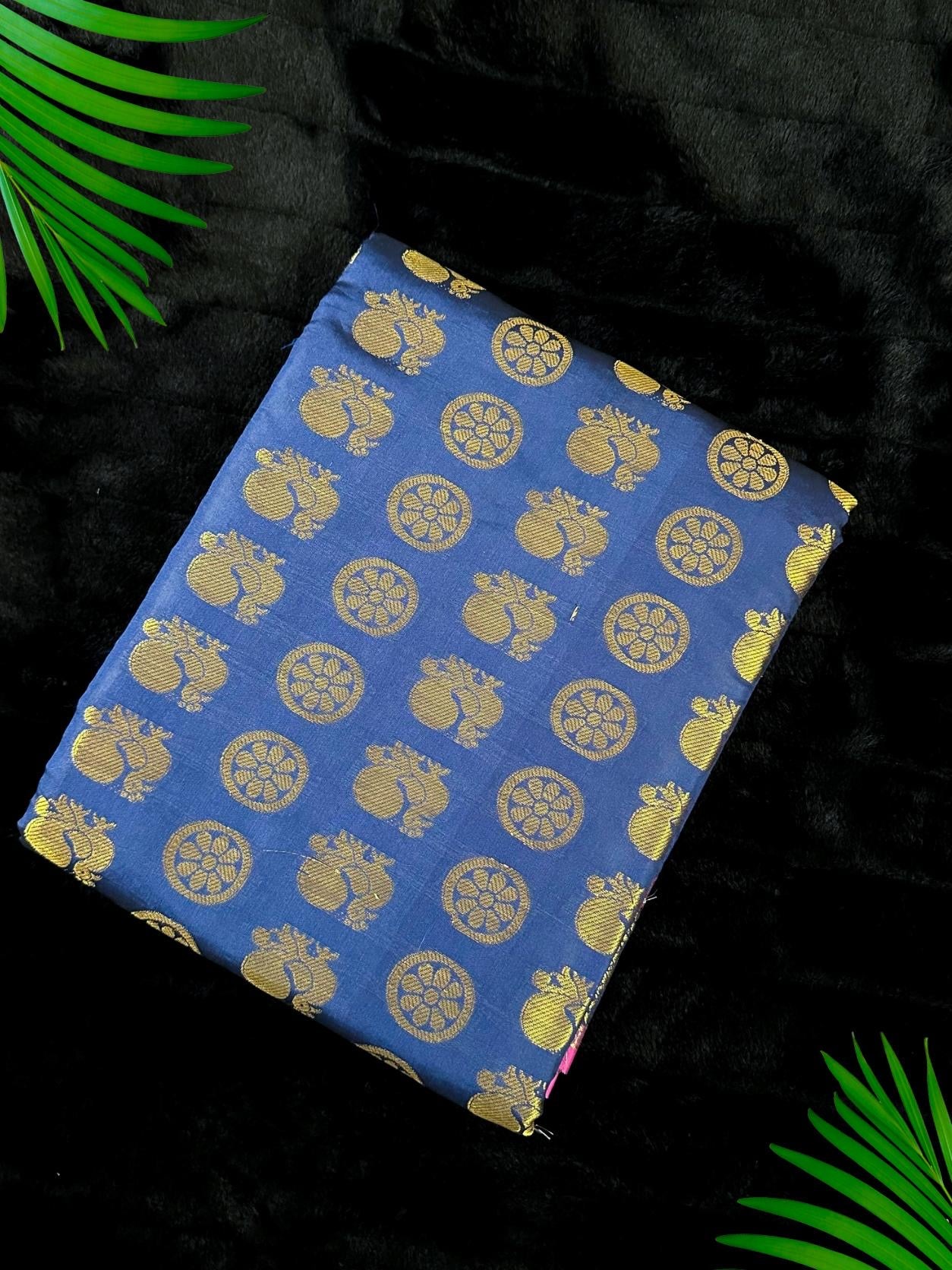 Semi silk saree with golden work(SAR-556)