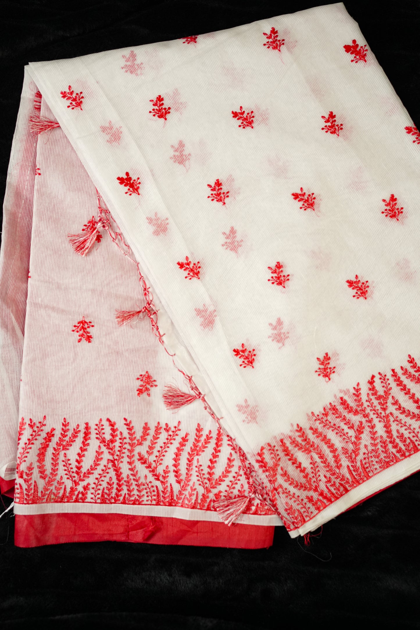 Premium cotton saree with tassels and floral design(SAR-1119)