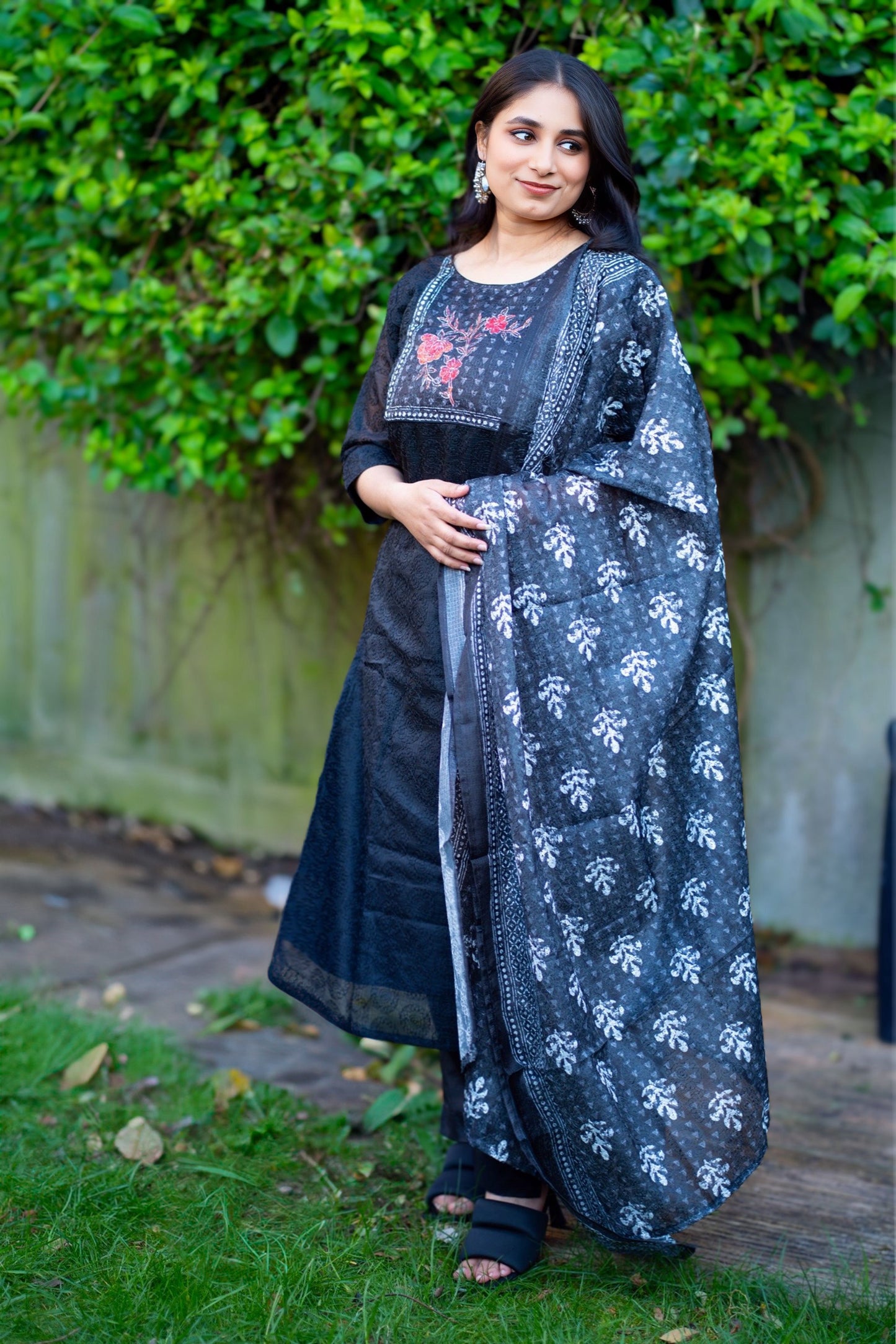 Premium cotton kurti set in shade of black(KER-1094)