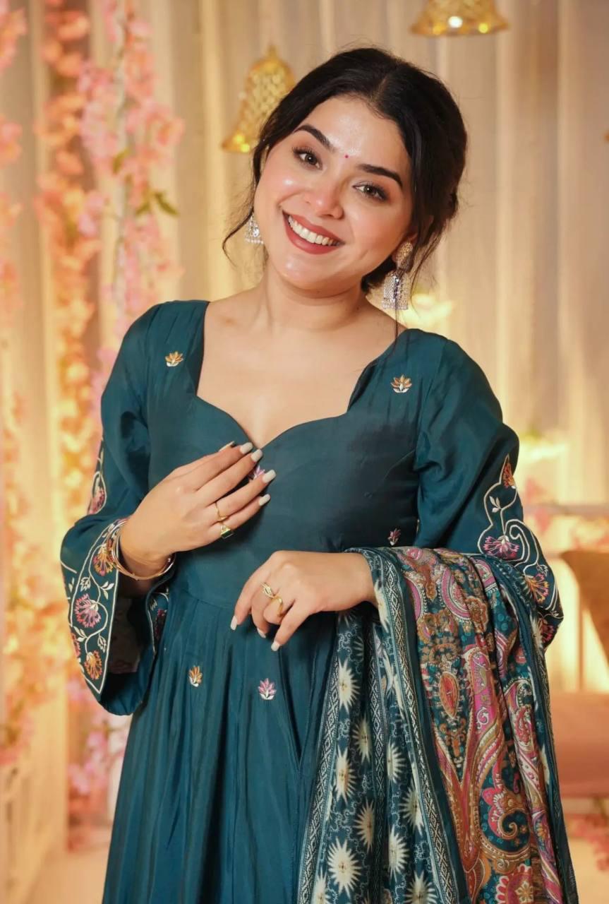 Chinon fabric Kurti set with sequence embroidery gown(JN-1005)