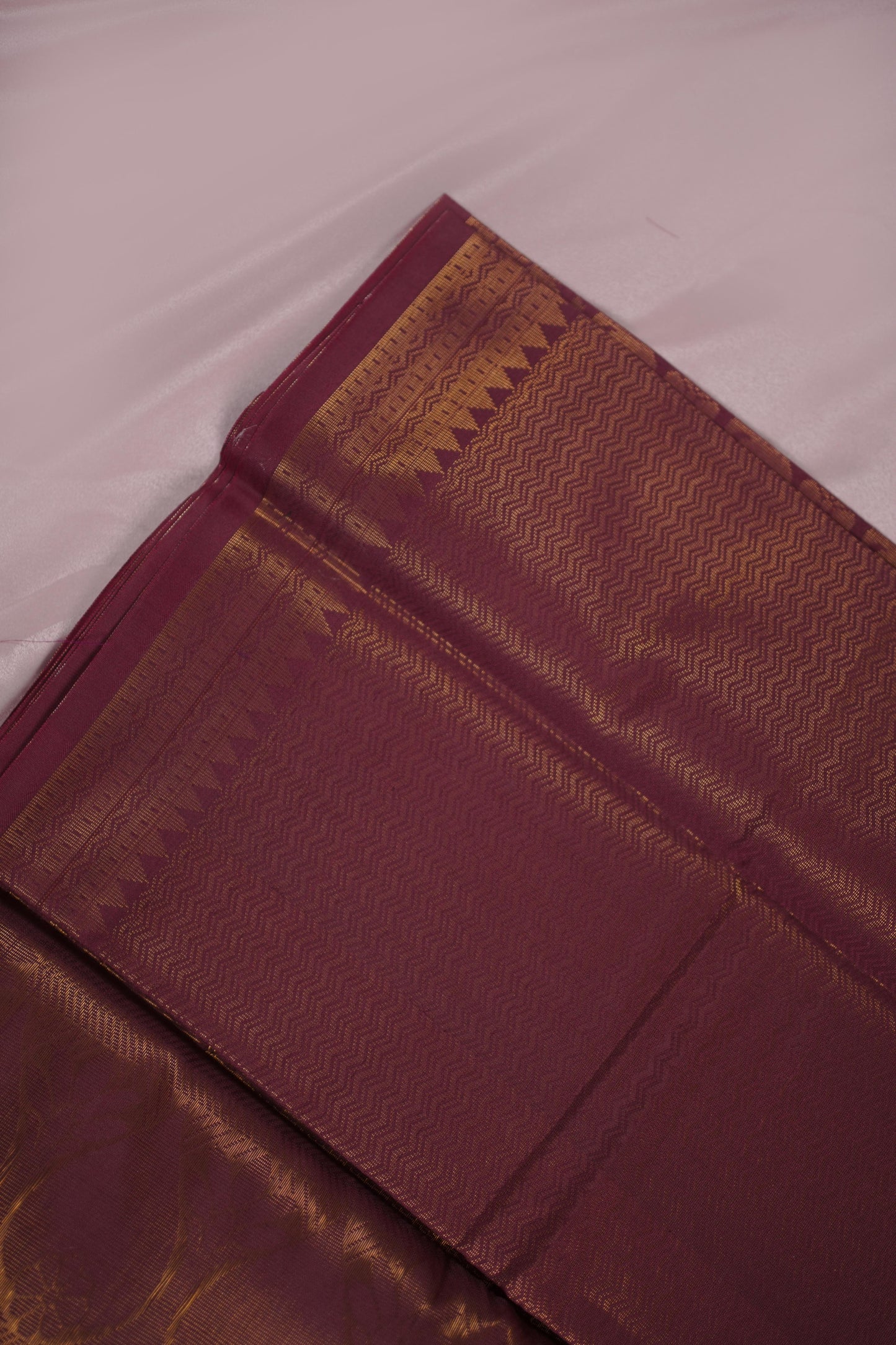 Kancheepuram blend Silk Saree with Gold shade Zari Floral Weavin (SAR-1127)