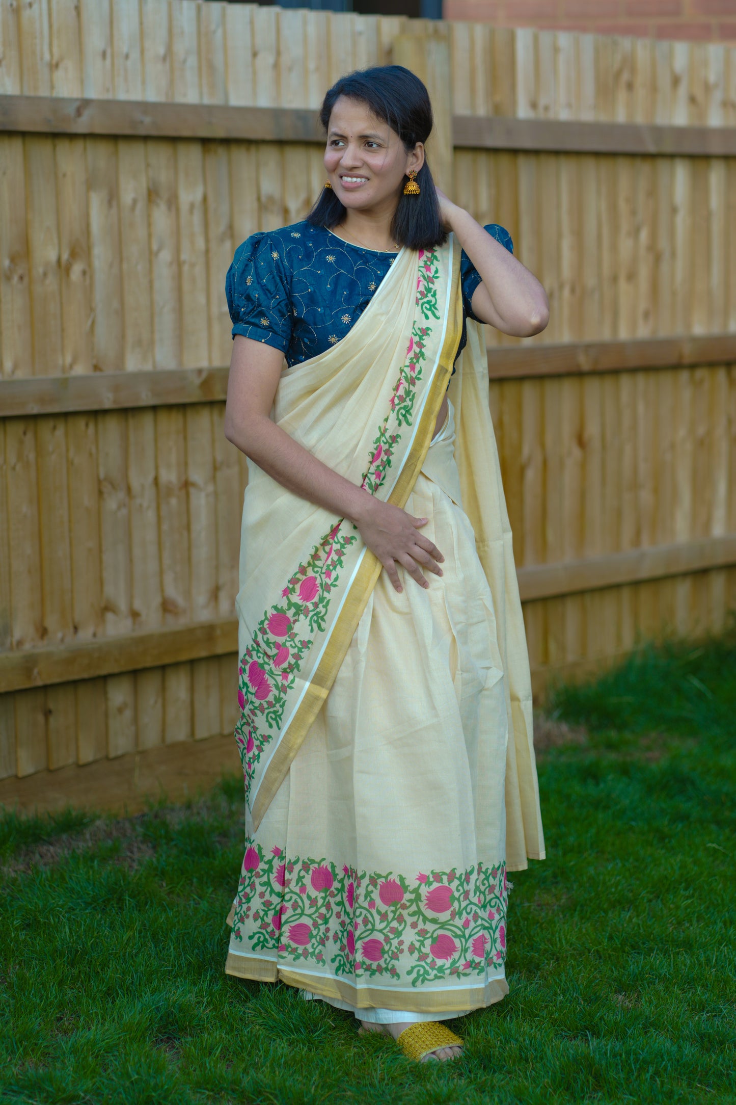 Kerala Kasavu Dhavani with Ready-Made Blouse – Cream & Pink Floral Border(KER-1160)