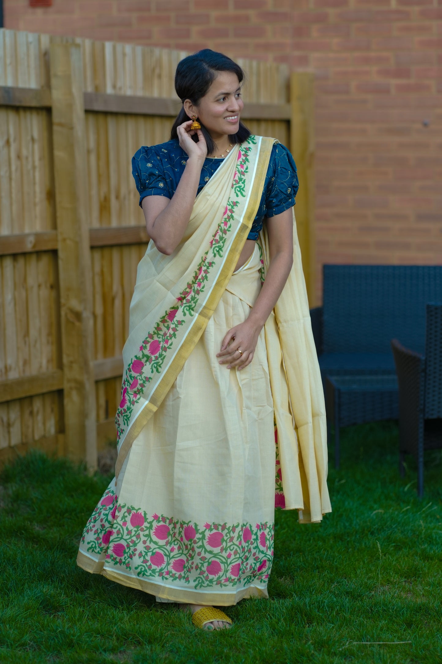 Kerala Kasavu Dhavani with Ready-Made Blouse – Cream & Pink Floral Border(KER-1160)