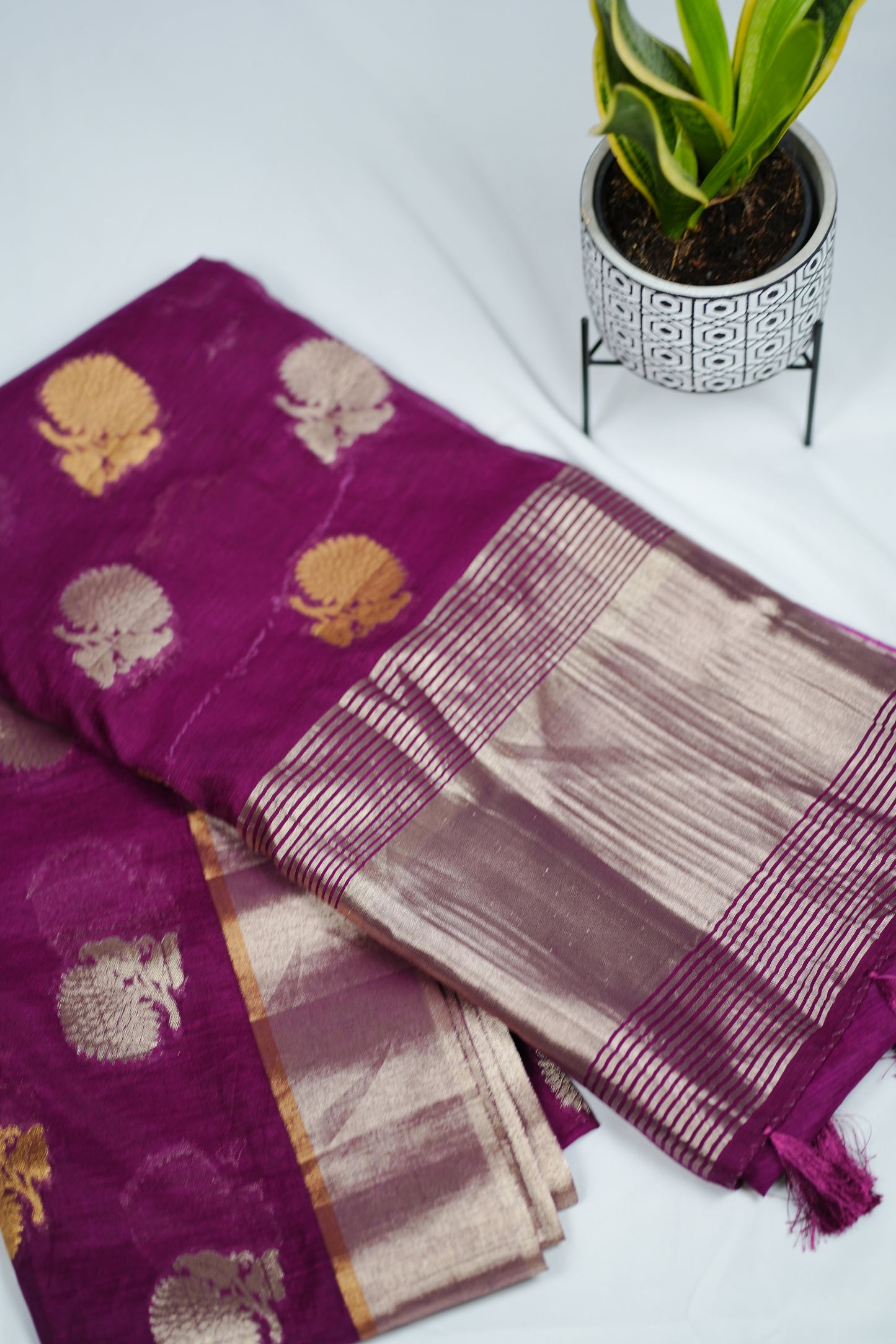 Elegant tissue silk saree -(SAR111)