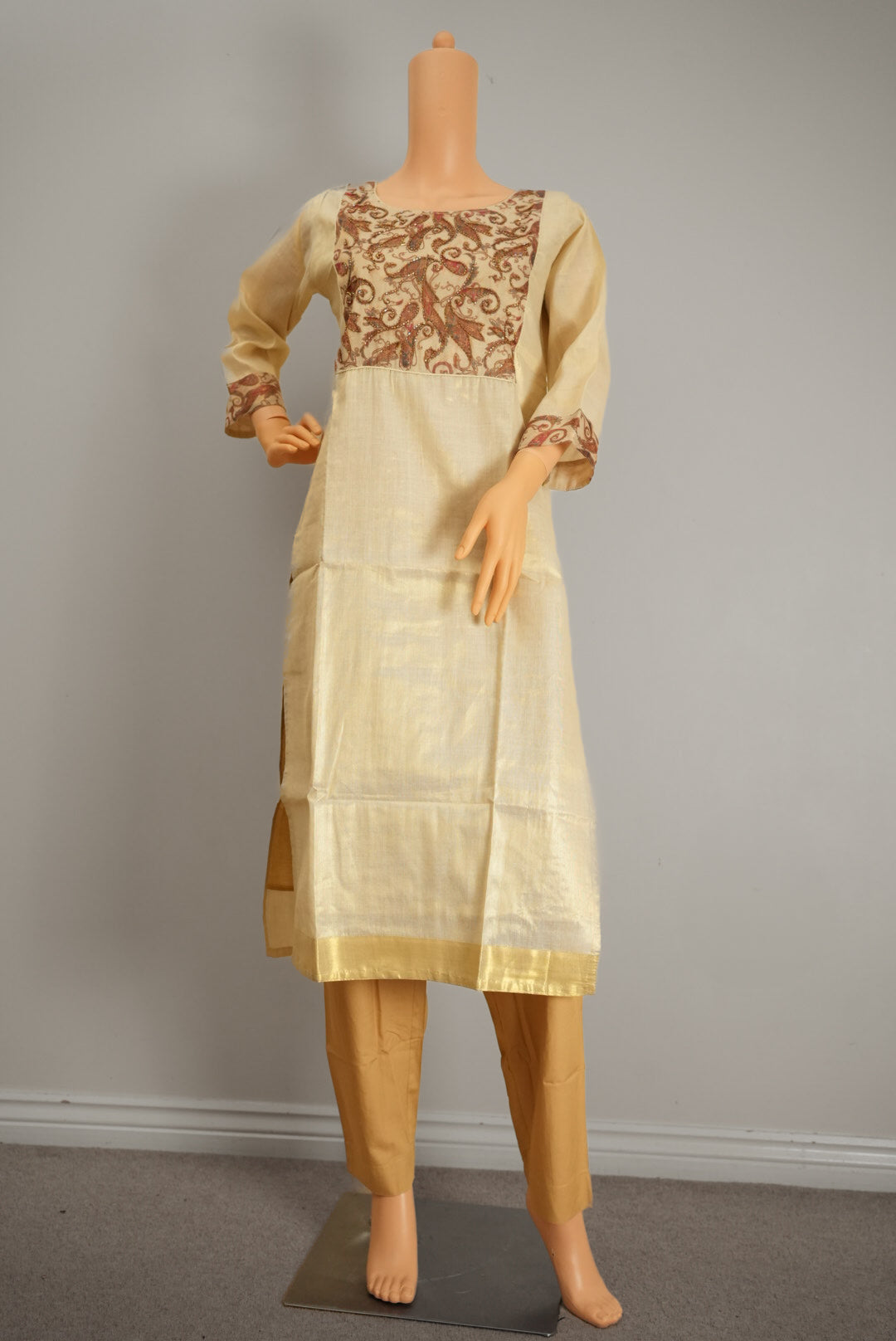 Beautiful Kasavu salwar with embroidery (KER1060)