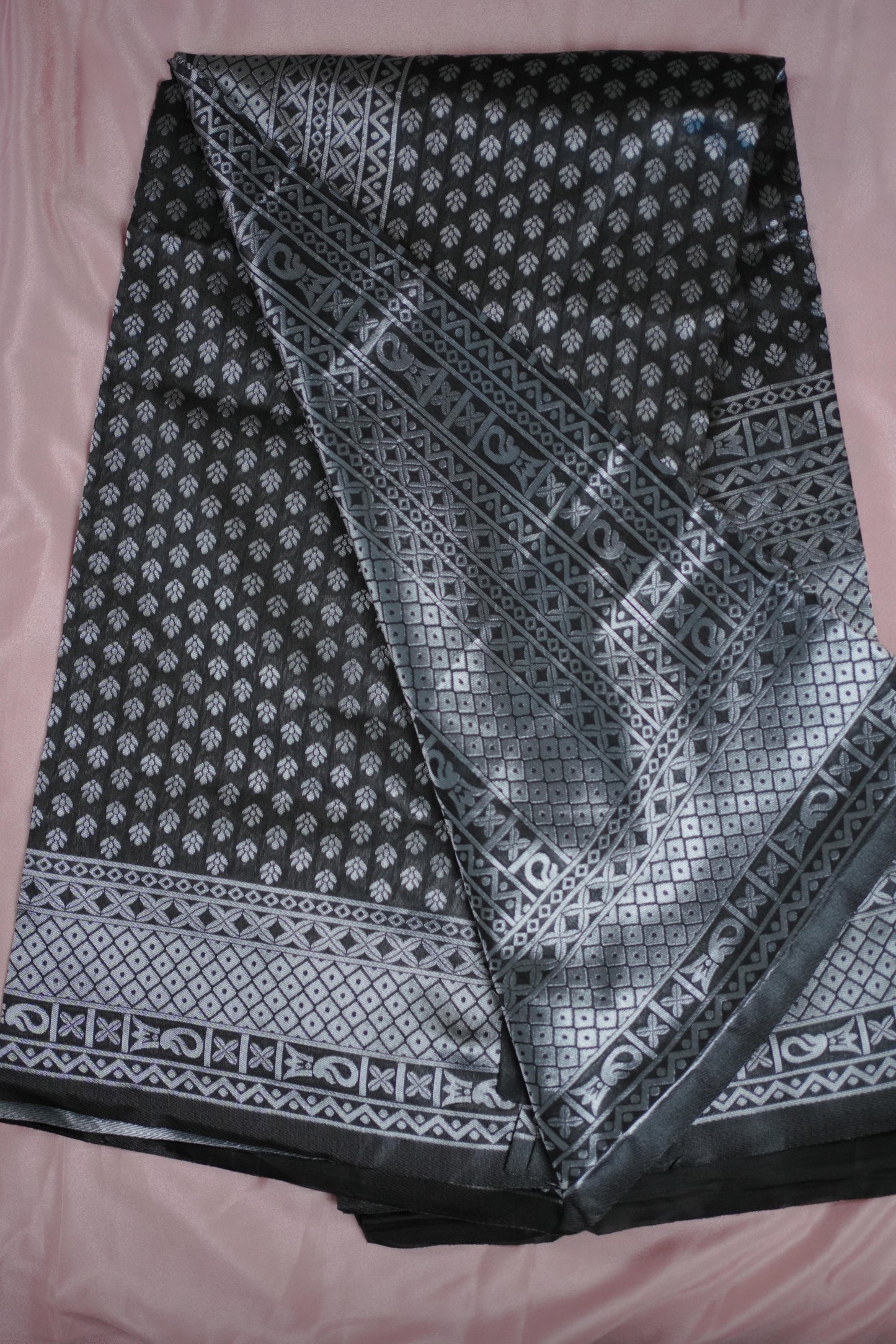 Elegant Black and Silver Saree – Traditional Ethnic Wear (SAR-1124)