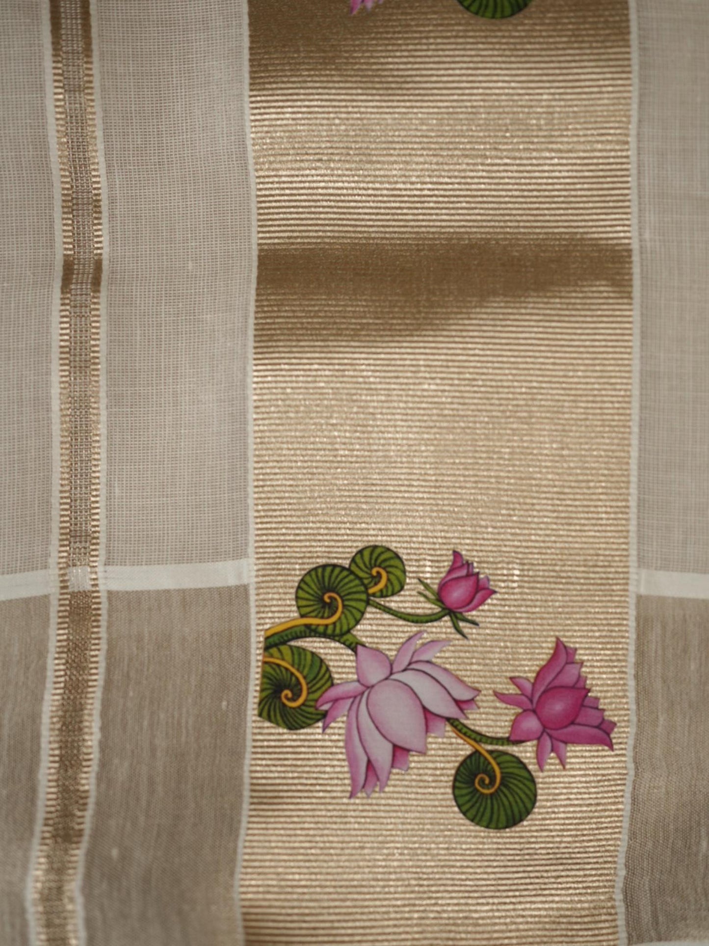 Tissue kasavu saree with floral design(SAR-241)