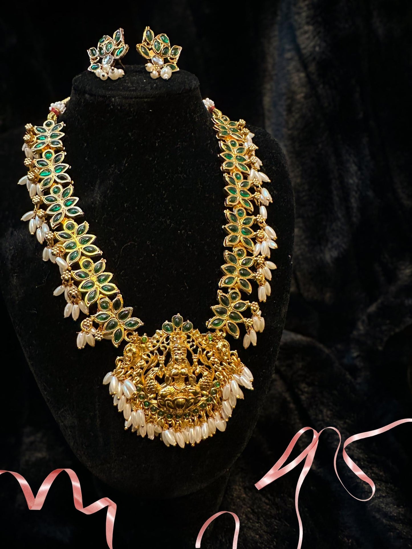 Beautiful traditional jewellery set with earrings(Set-G70)