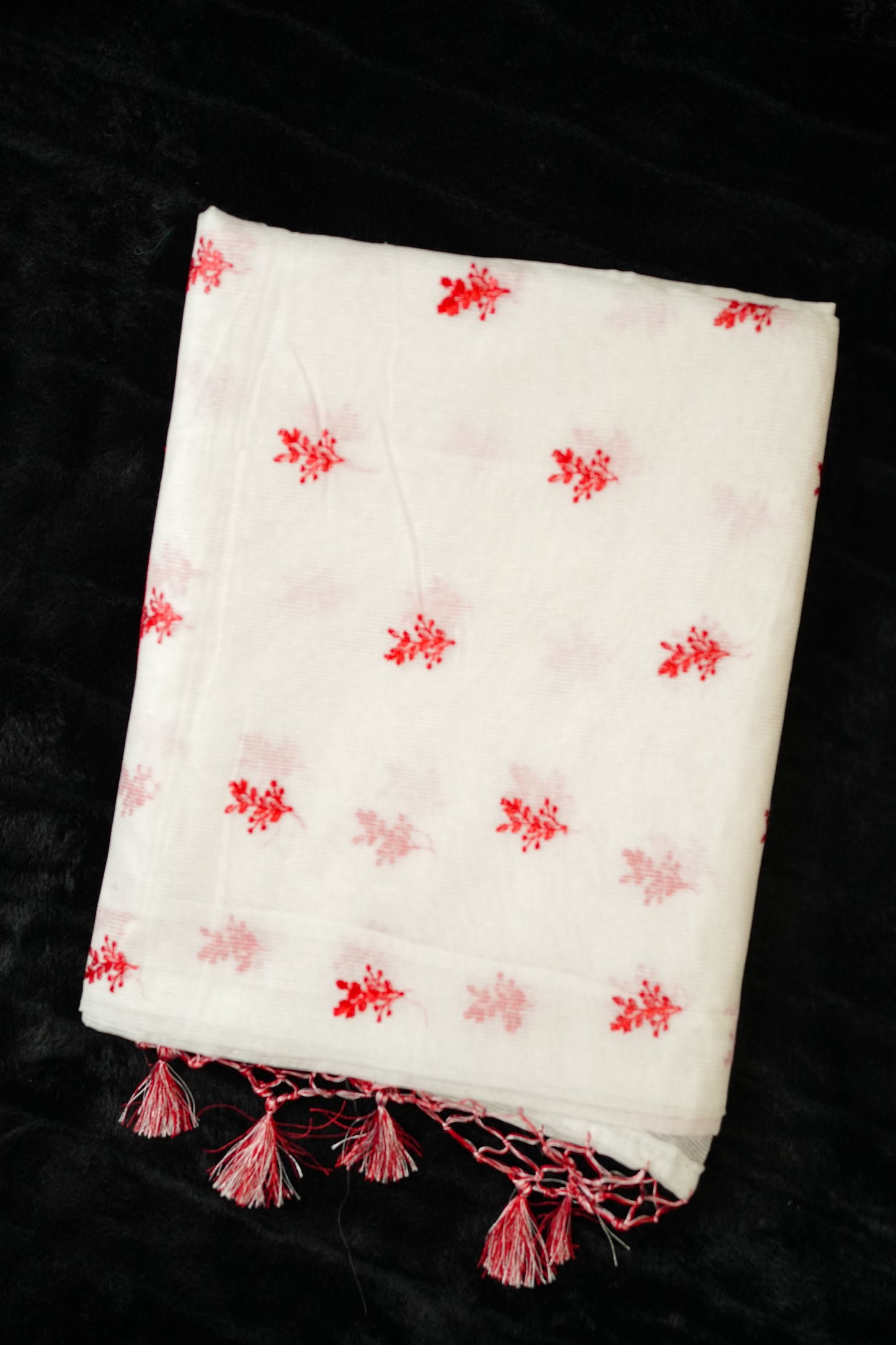 Premium cotton saree with tassels and floral design(SAR-1119)