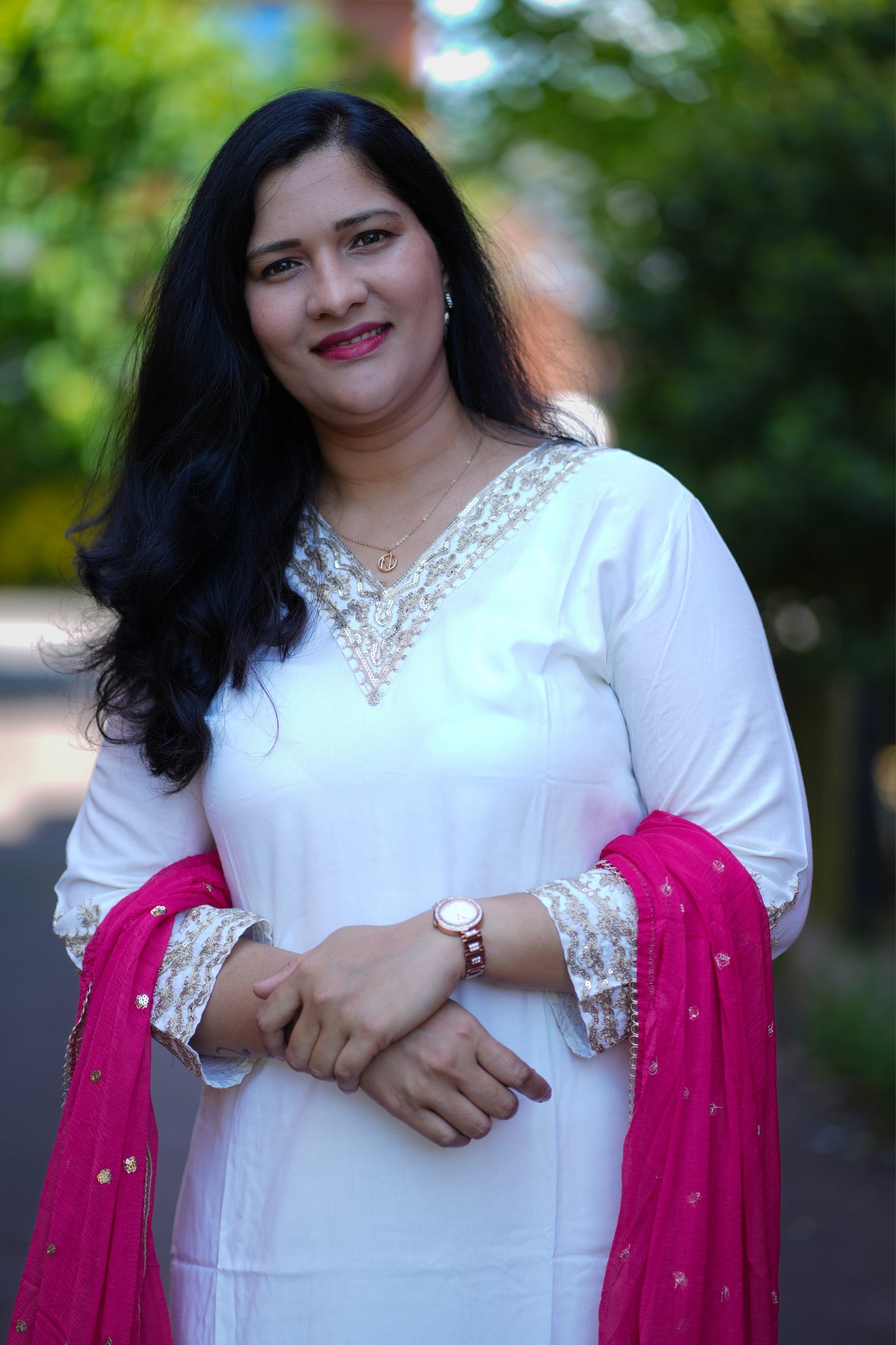 Stunning White kurti set with contrast dupatta(AMB101)