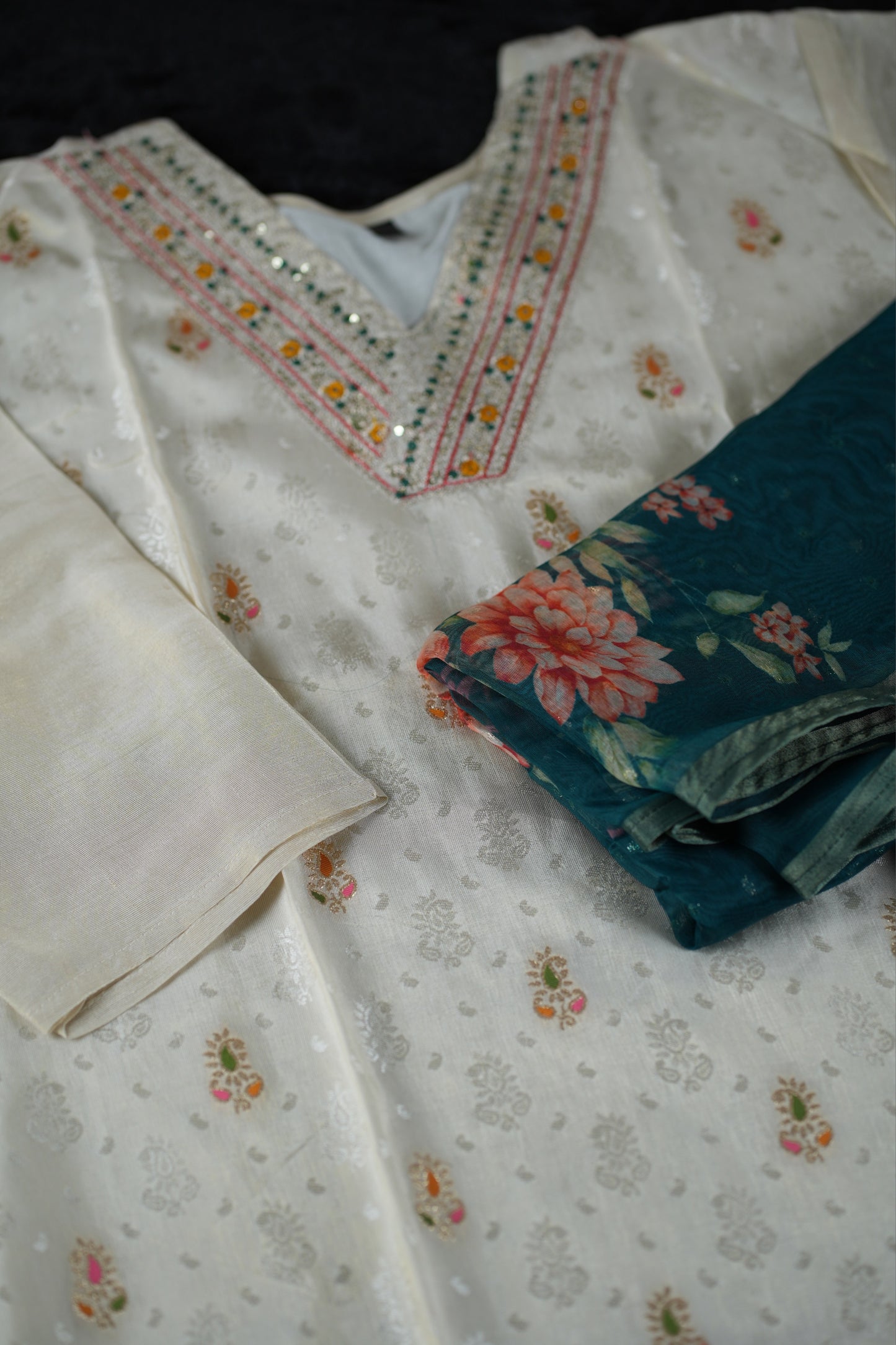 Kurti set with floral dupatta (KSH855)