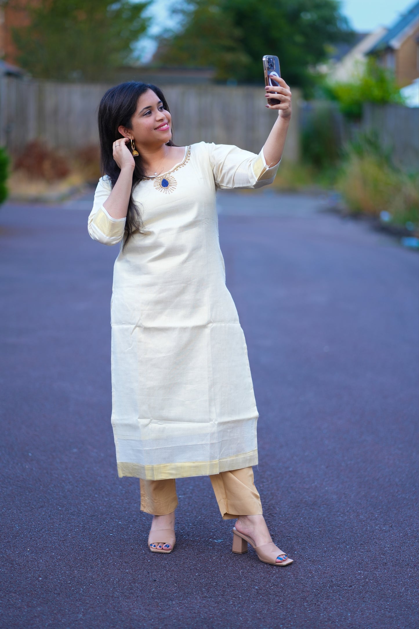 Kasavu tissue Kurti (KER-1014)