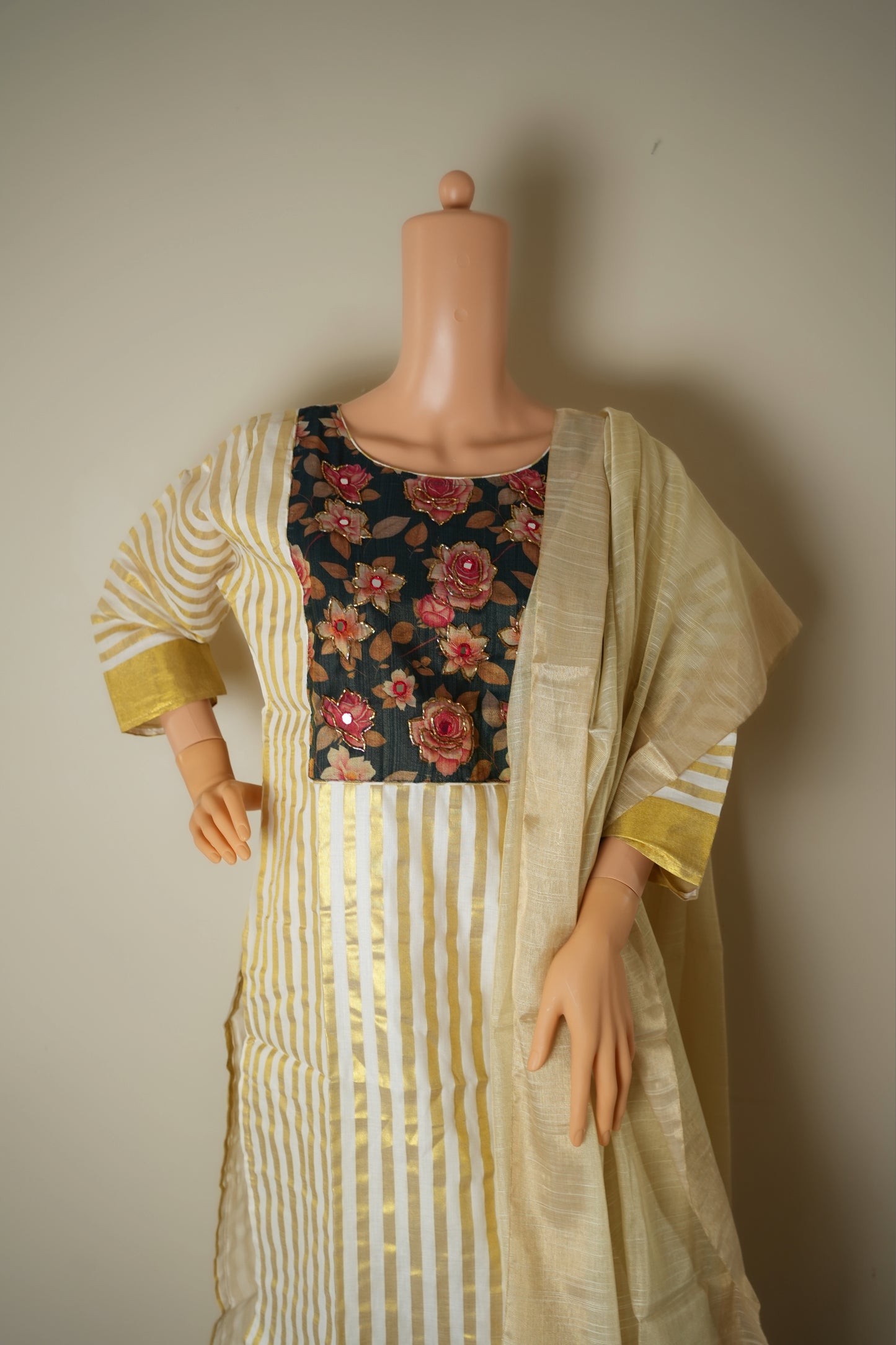 Kasavu salwar with stripes and unique floral design(KER-1063)