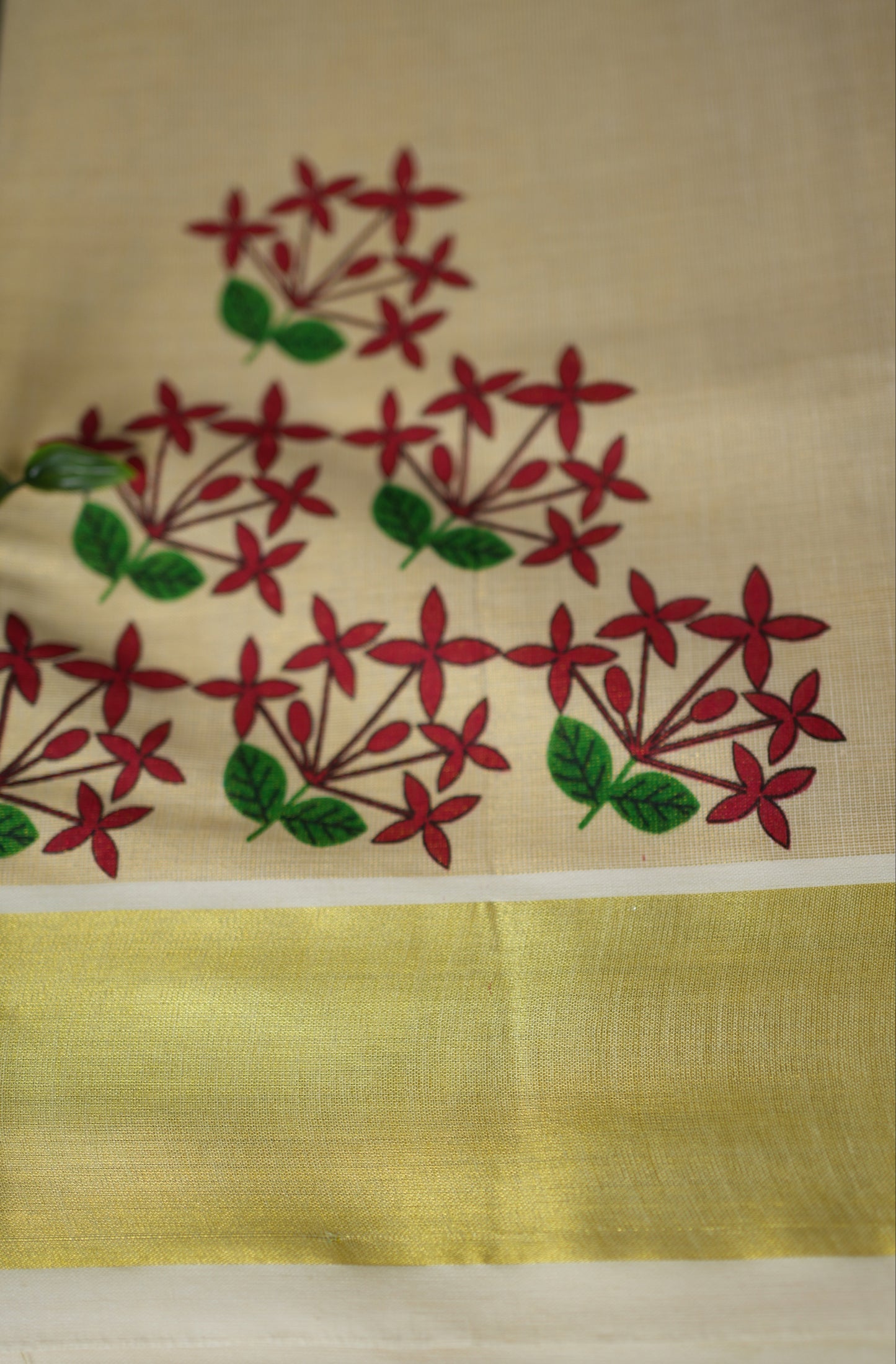 Kasavu tissue saree with thechi flower design(SAR-180)