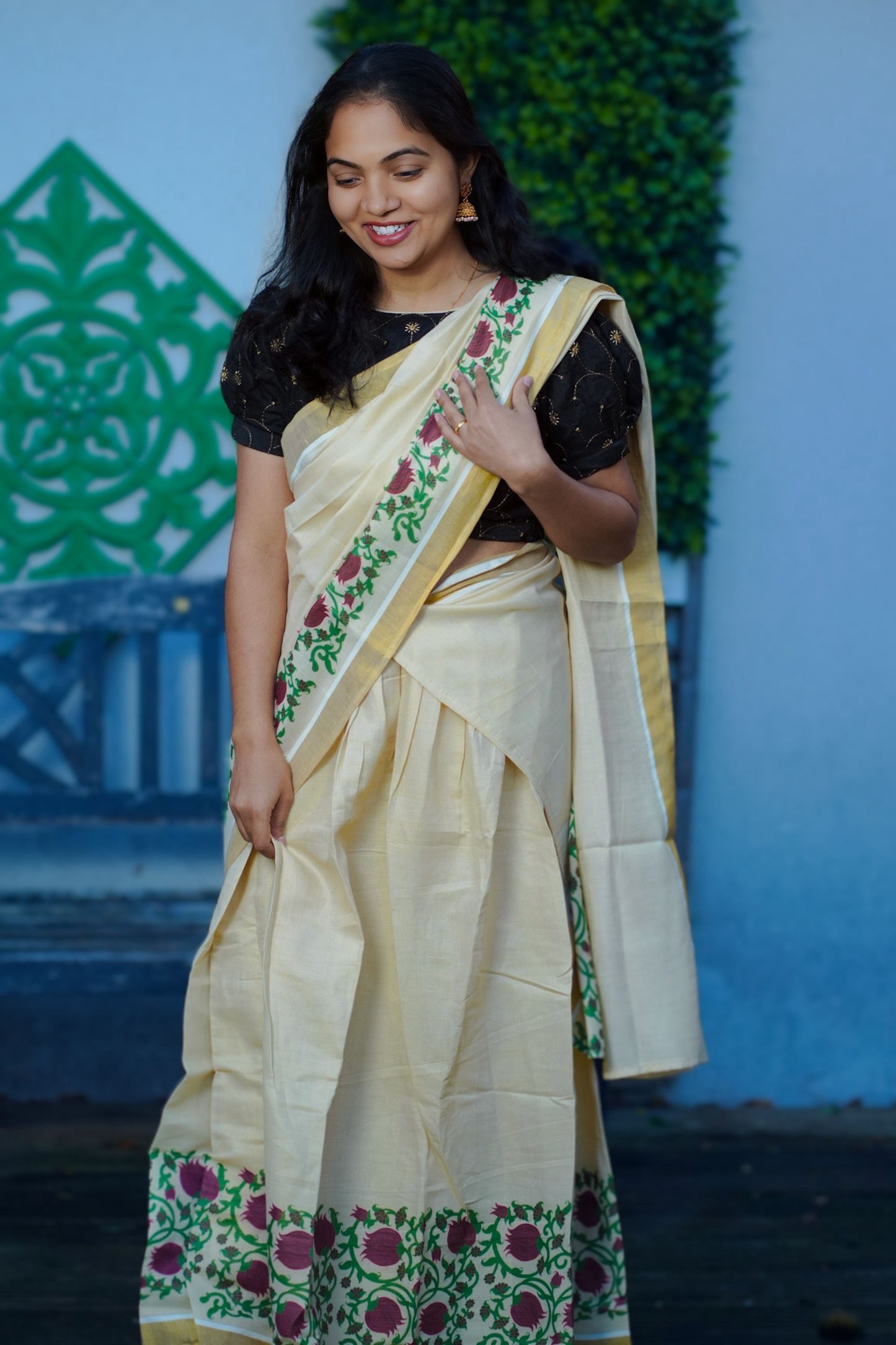Kerala Kasavu Dhavani with Ready-Made Blouse – Cream & green Floral Border(KER-1166)