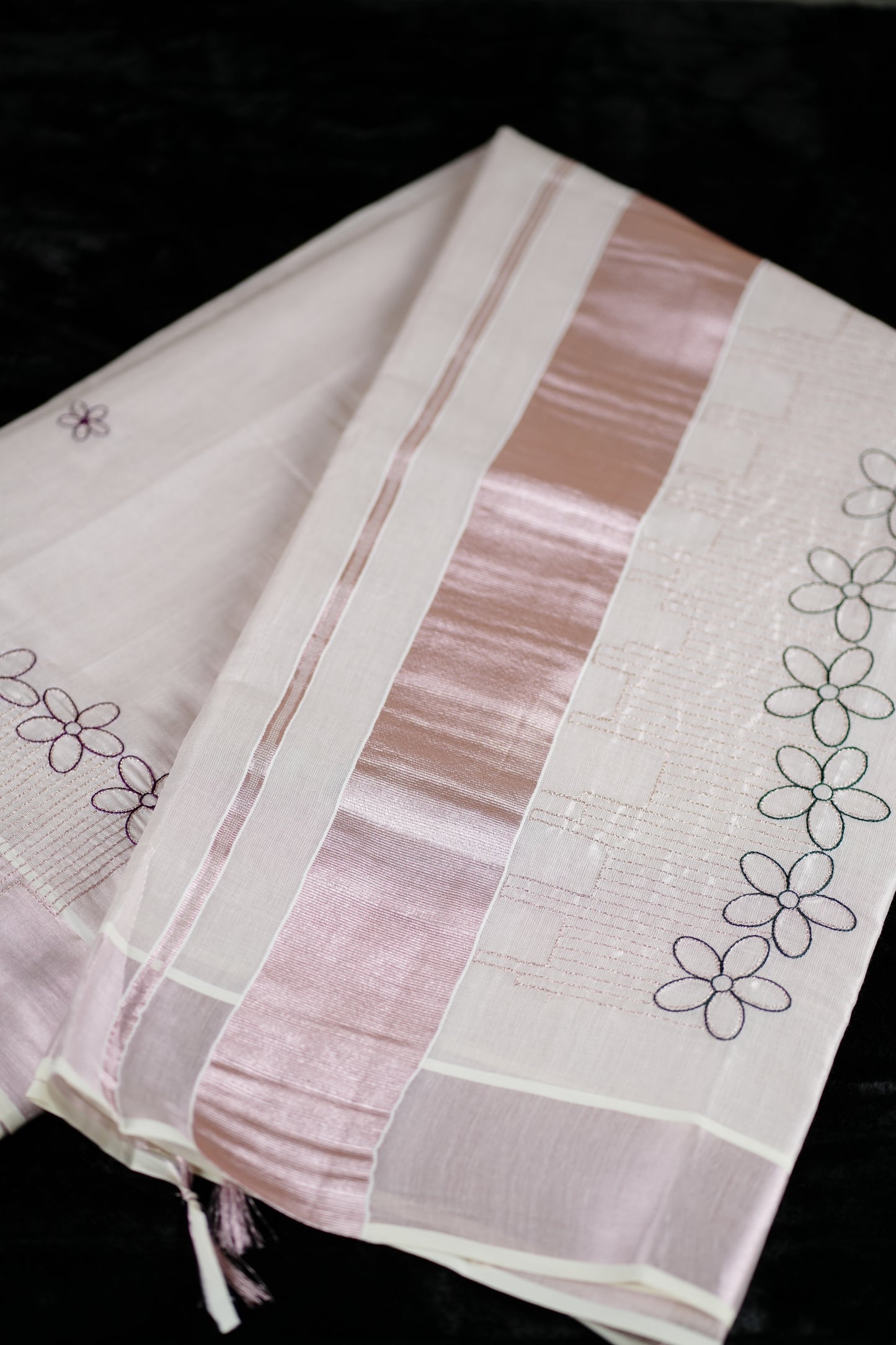 Handwoven Kasavu tissue saree in rose gold - (SAR127)
