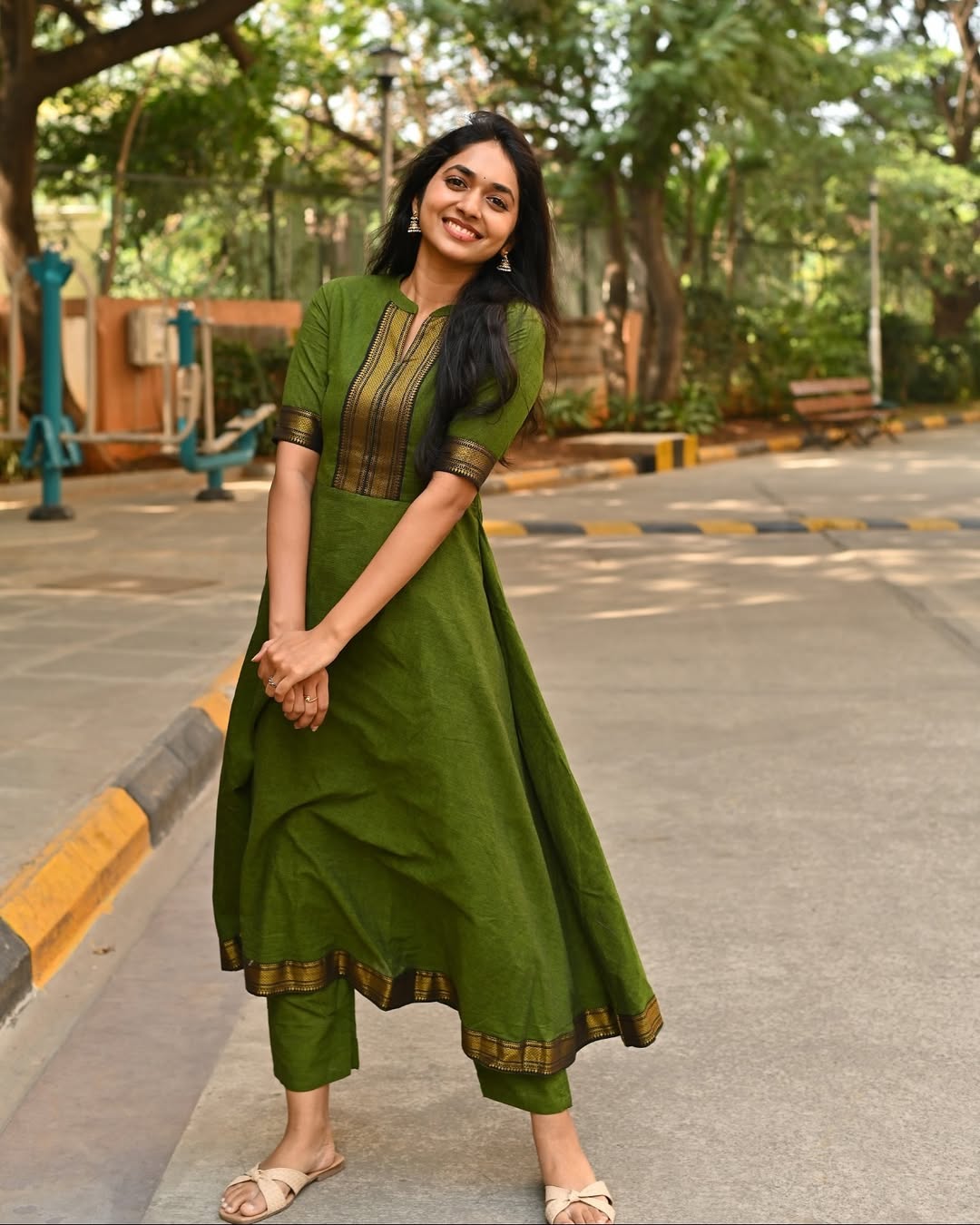 Elegant green suit set in Pure Chanderi fabric (JN-2009)