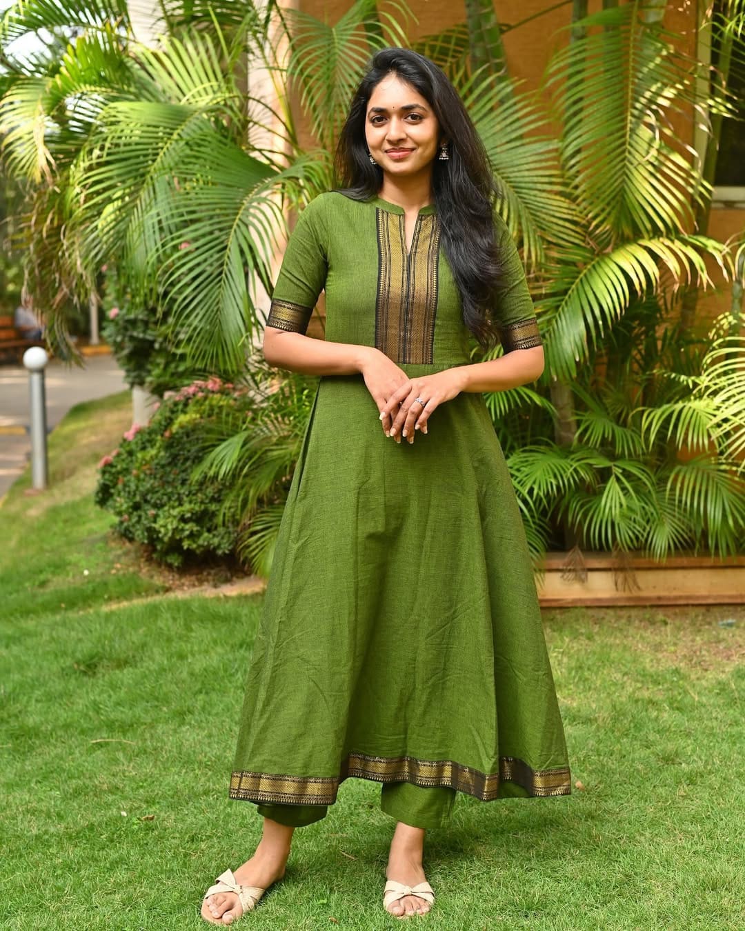 Elegant green suit set in Pure Chanderi fabric (JN-2009)