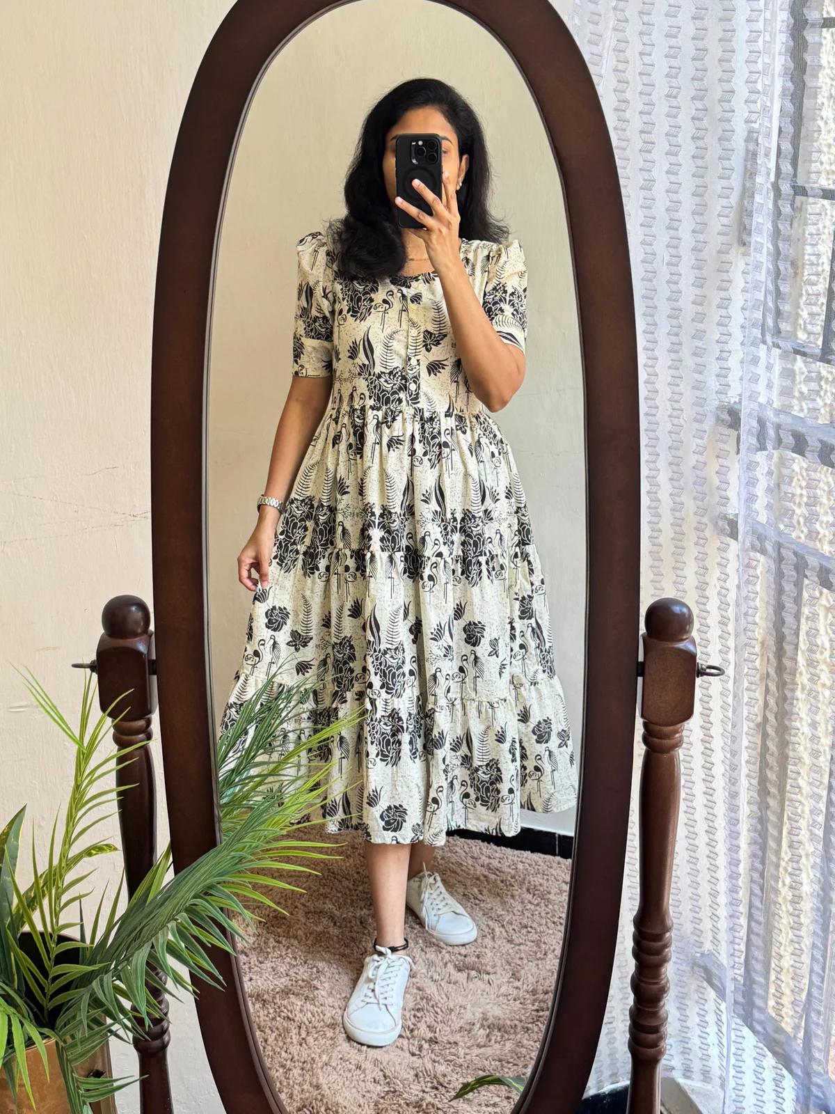 Vintage Floral Puff-Sleeve Midi Dress – Cream & Black Cotton Blend(JN-2021)