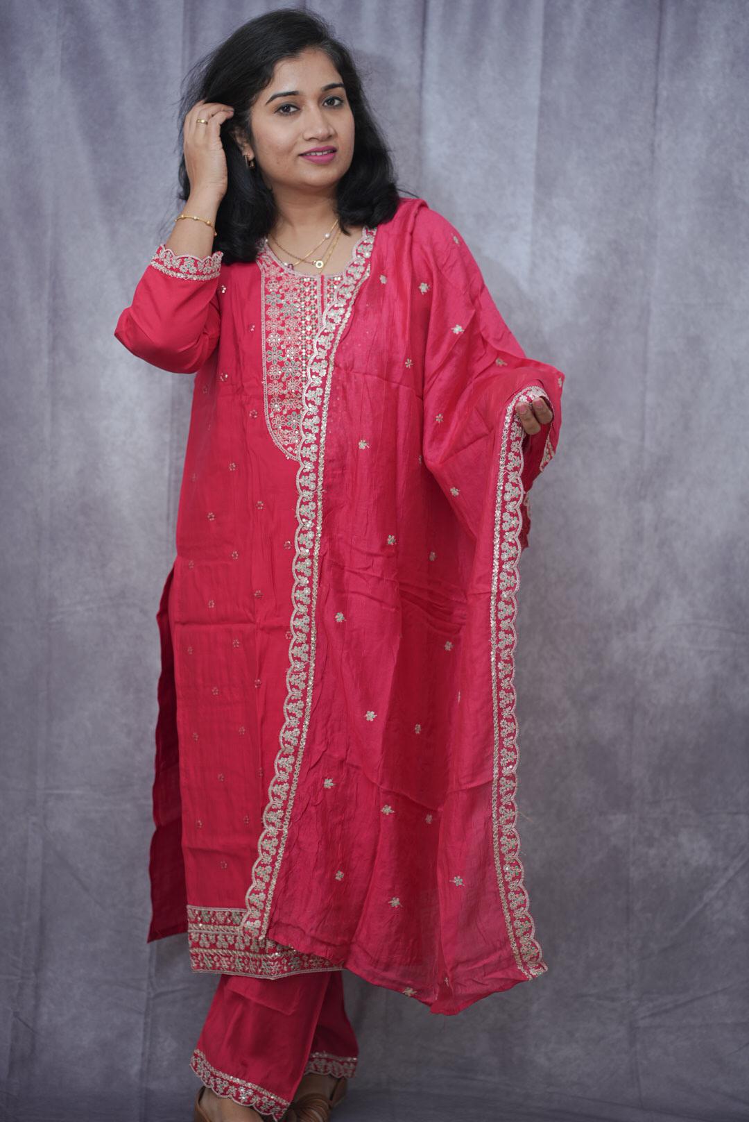 Stunning kurti set in shade of red (KER-2000)