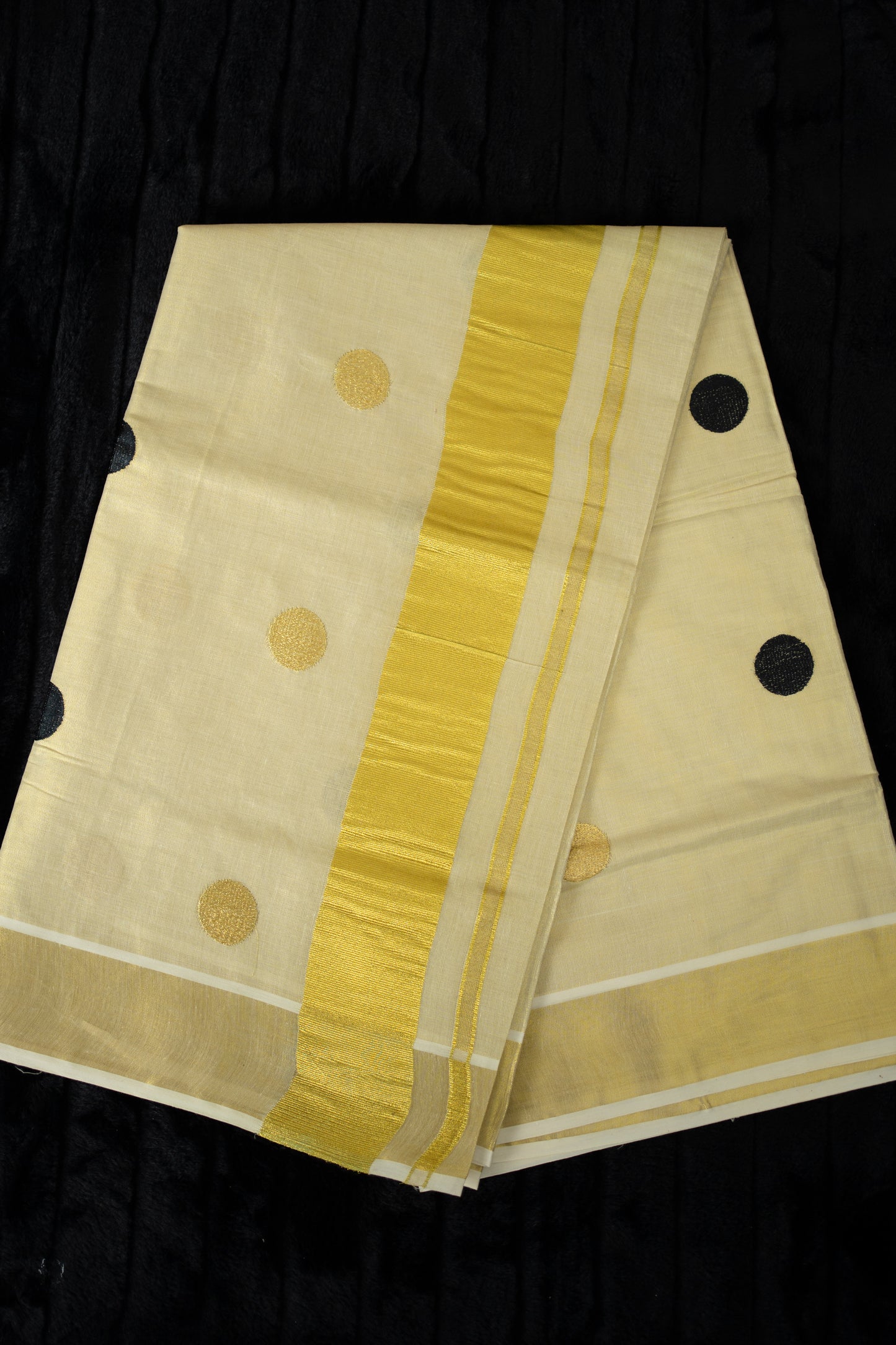 Saree with polka dots(SAR-200)