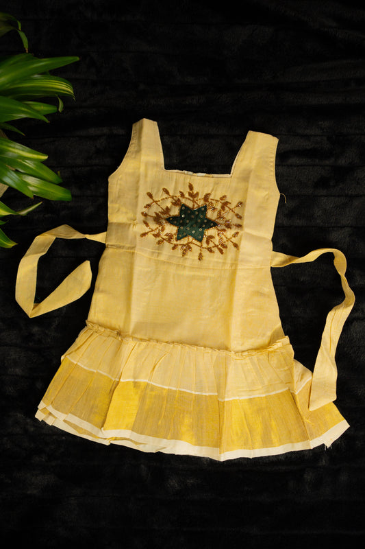 Girls elegant frock in tissue material (KCW131)