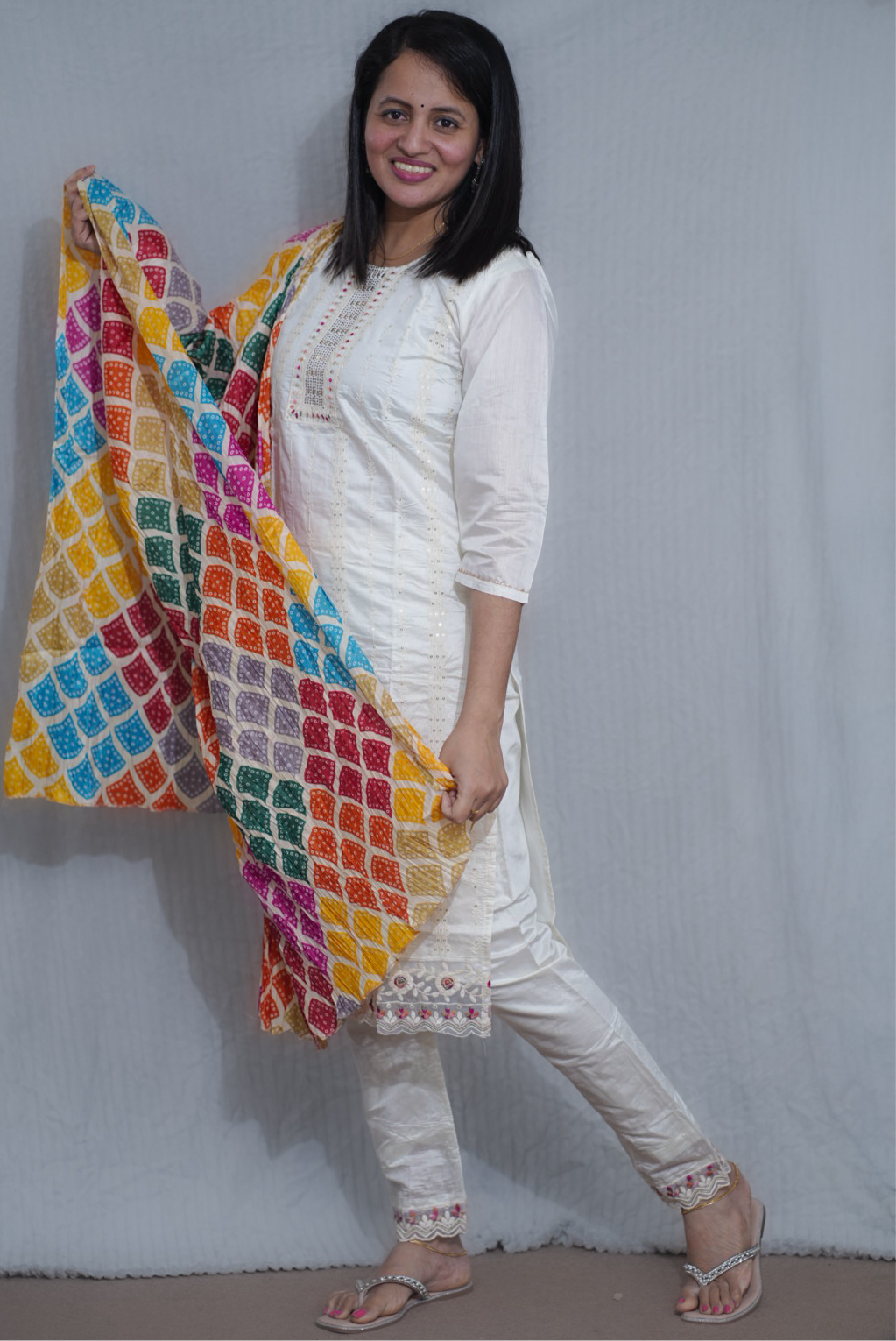 Gorgeous White silk with multicoloured dupatta(Ahm-1001)