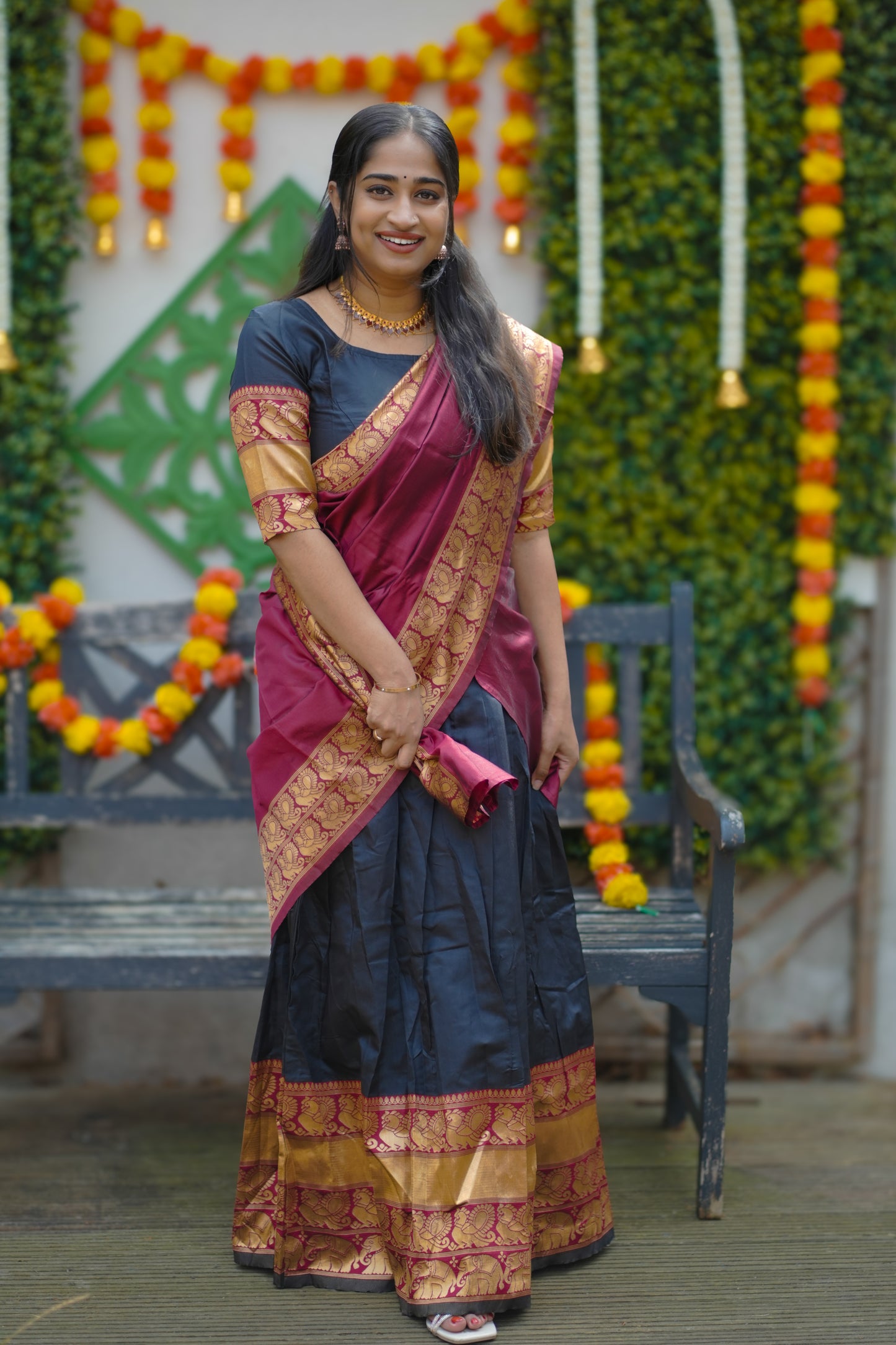 Silk Dhavani in black and maroon shade (KER-1137)
