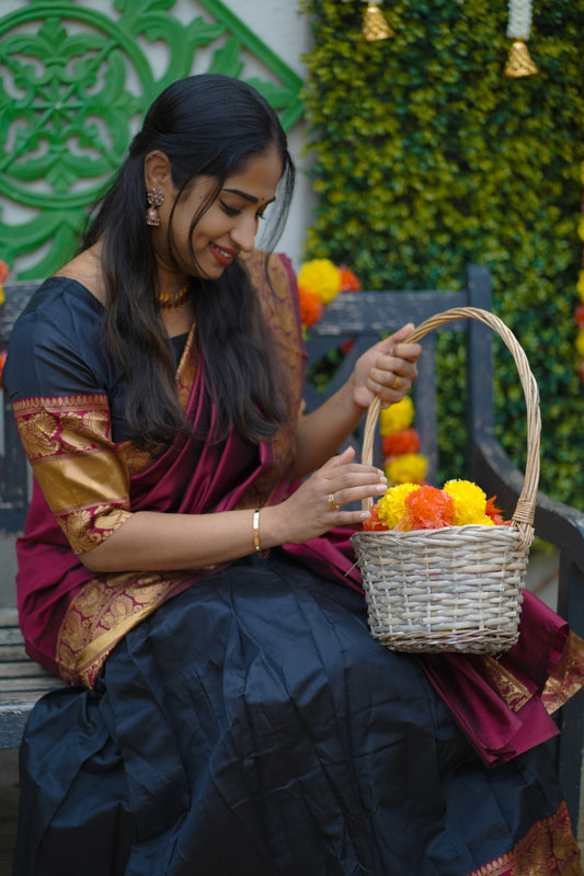 Silk Dhavani in black and maroon shade (KER-1137)