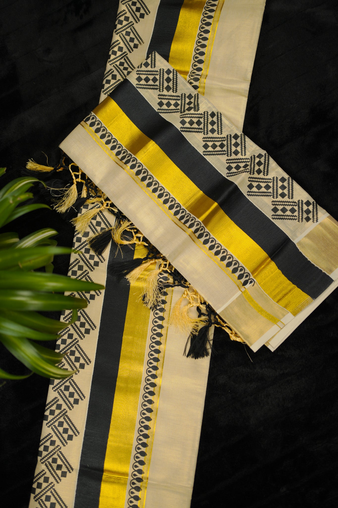 Onam Kasavu Set Mundu - Embroidery and tassel (SM-258)