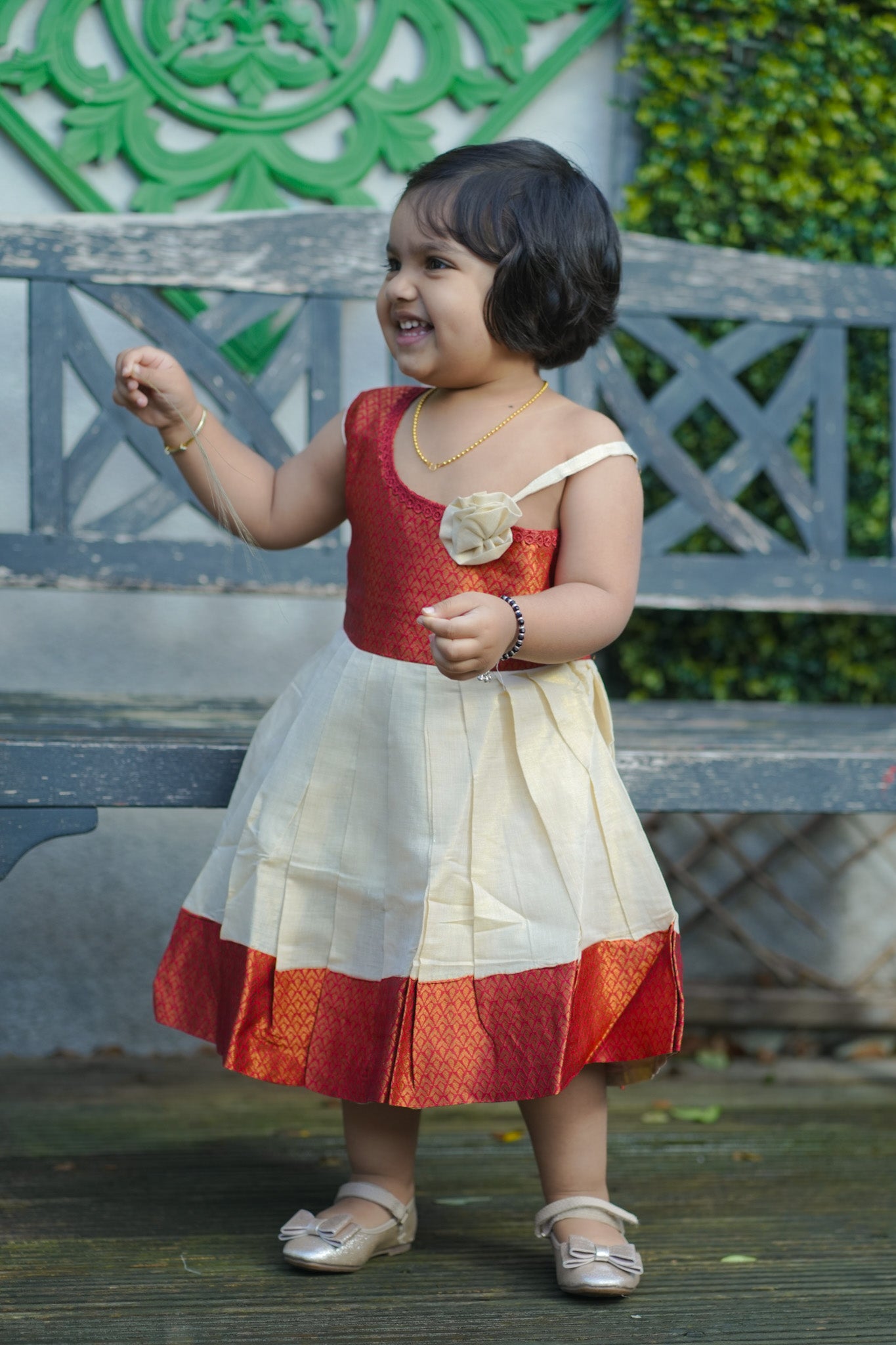 Girls elegant frock in tissue material (KCW133)