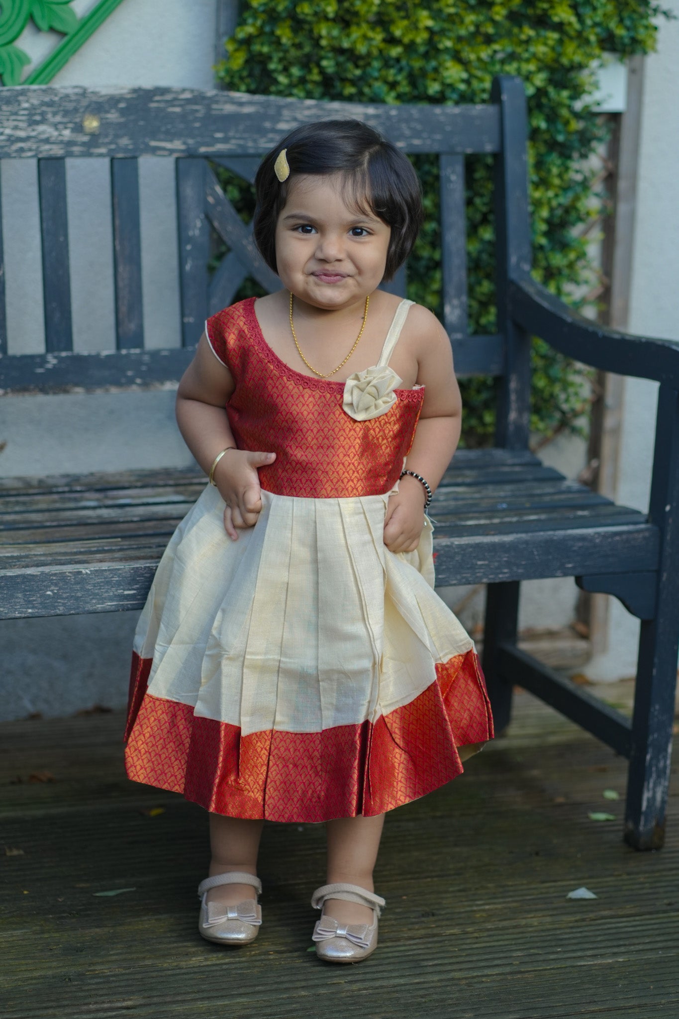 Girls elegant frock in tissue material (KCW133)