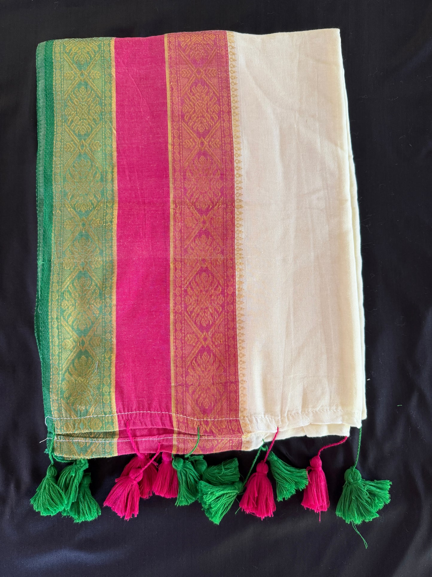 Mul Cotton Saree with Pink and green Tassels (SAR-1170)