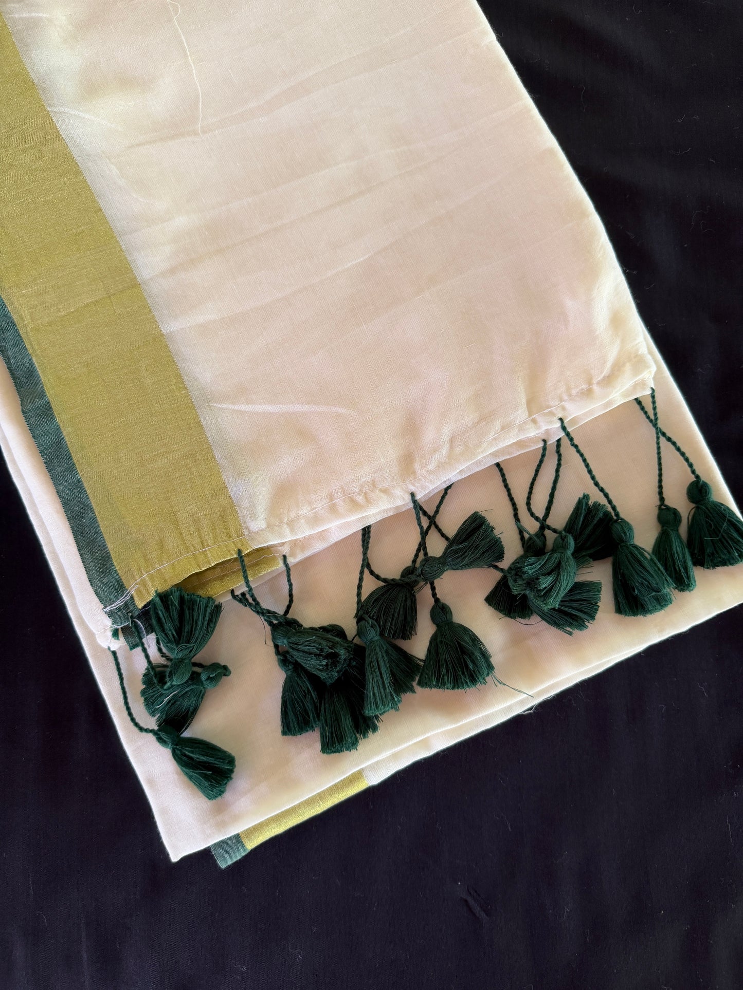 Mul Cotton Saree with Pink and green Tassels (SAR-1171)