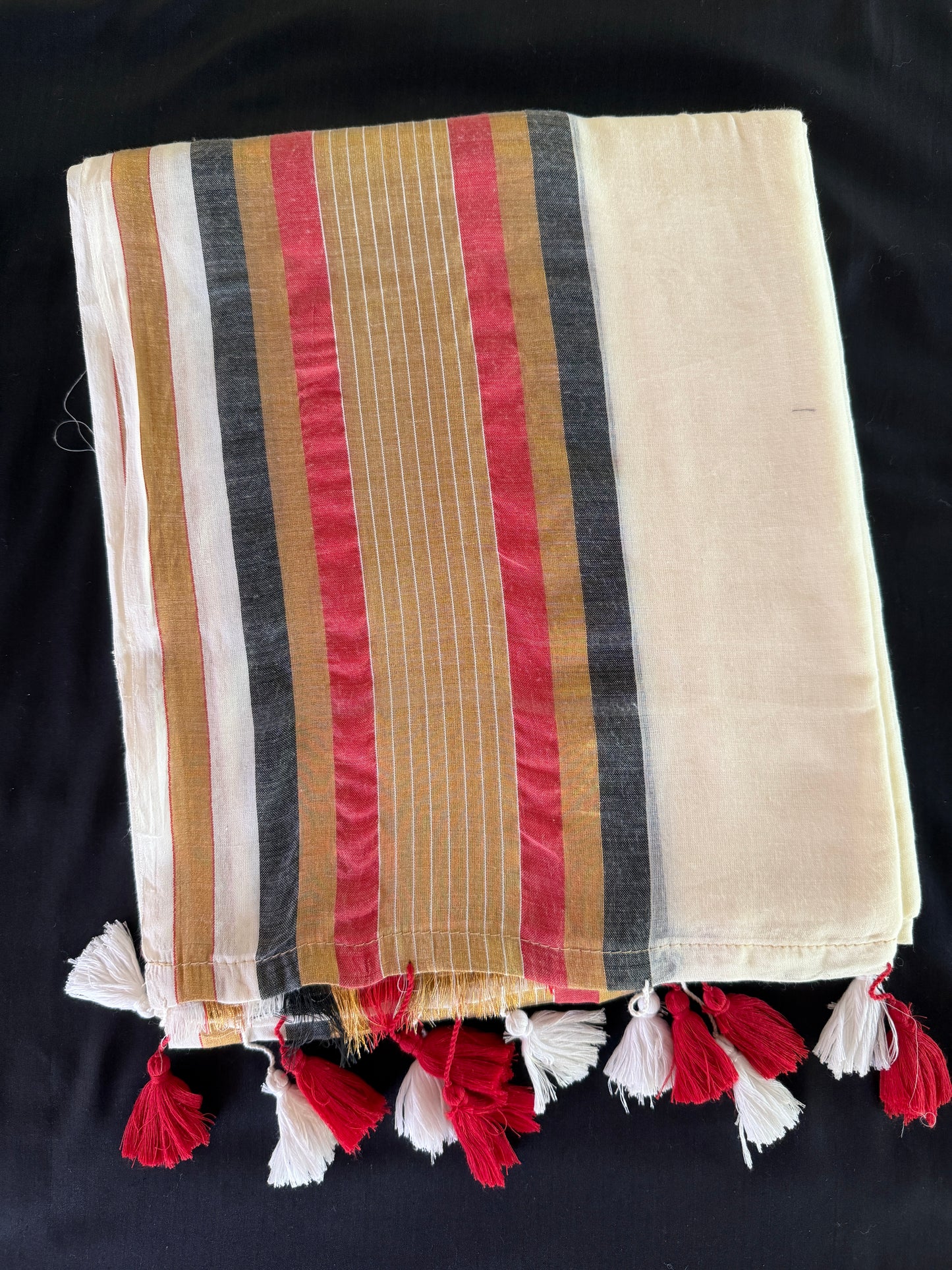 Mul Cotton Saree with white and red Tassels (SAR-1173)