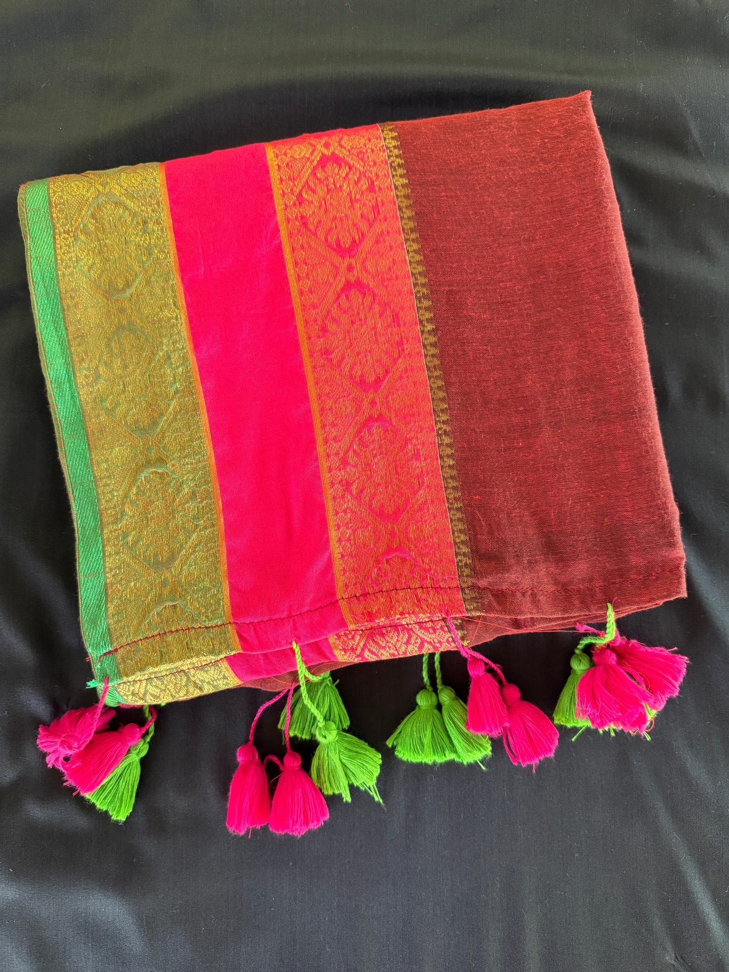 Mul Cotton Saree with pink and green Tassels (SAR-1174)